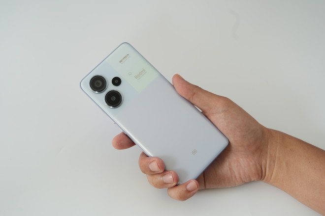 これはムーンライトホワイト。トーンは異なる複数の白を組み合わせたスタイリッシュなデザインだ