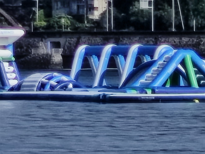 デジタルズームは最大30倍