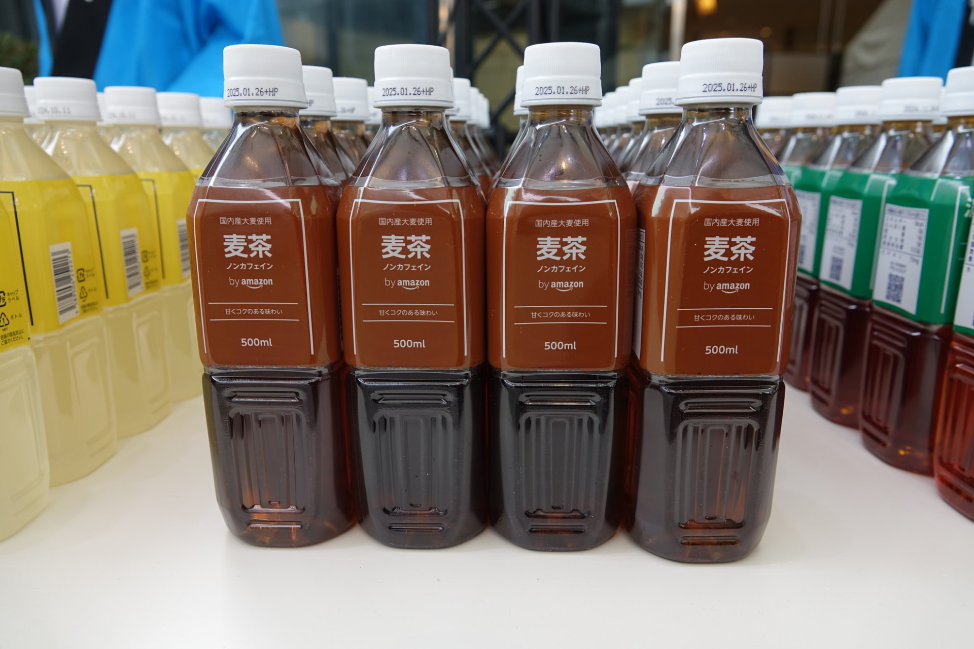 会場内では、ドリンクサービスも