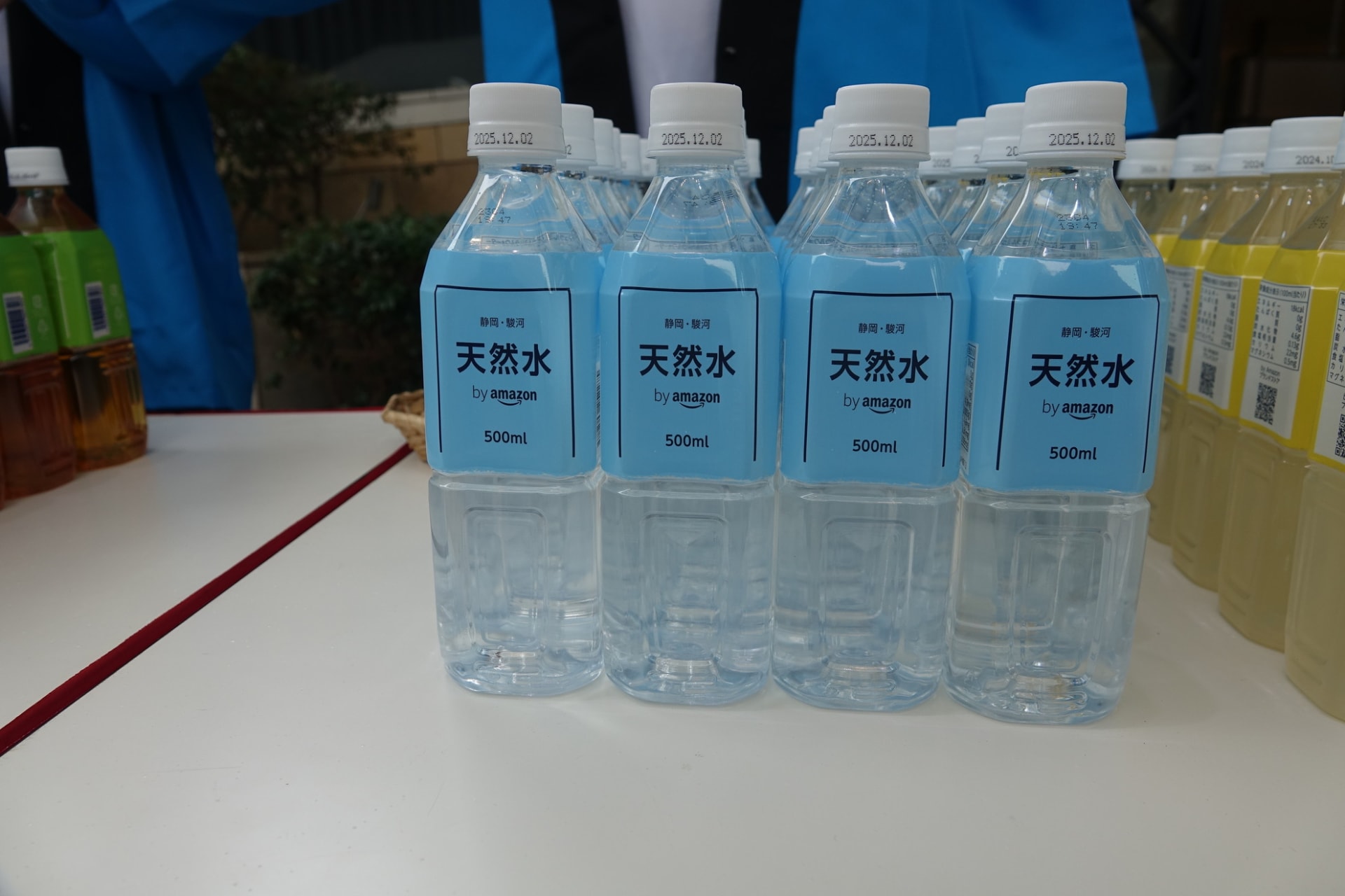 会場内では、ドリンクサービスも