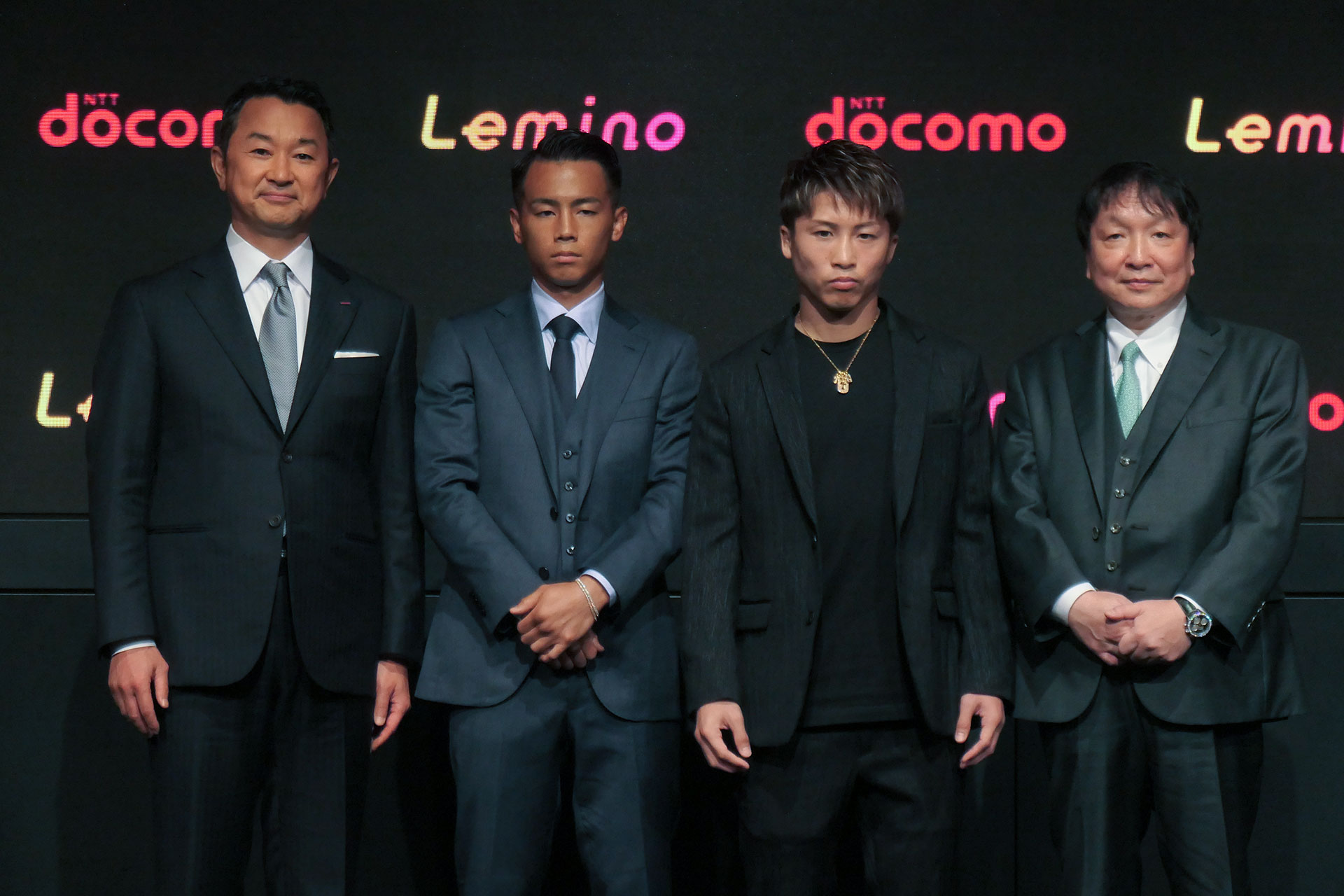 左からドコモ前田社長、武居選手、井上選手、大橋会長