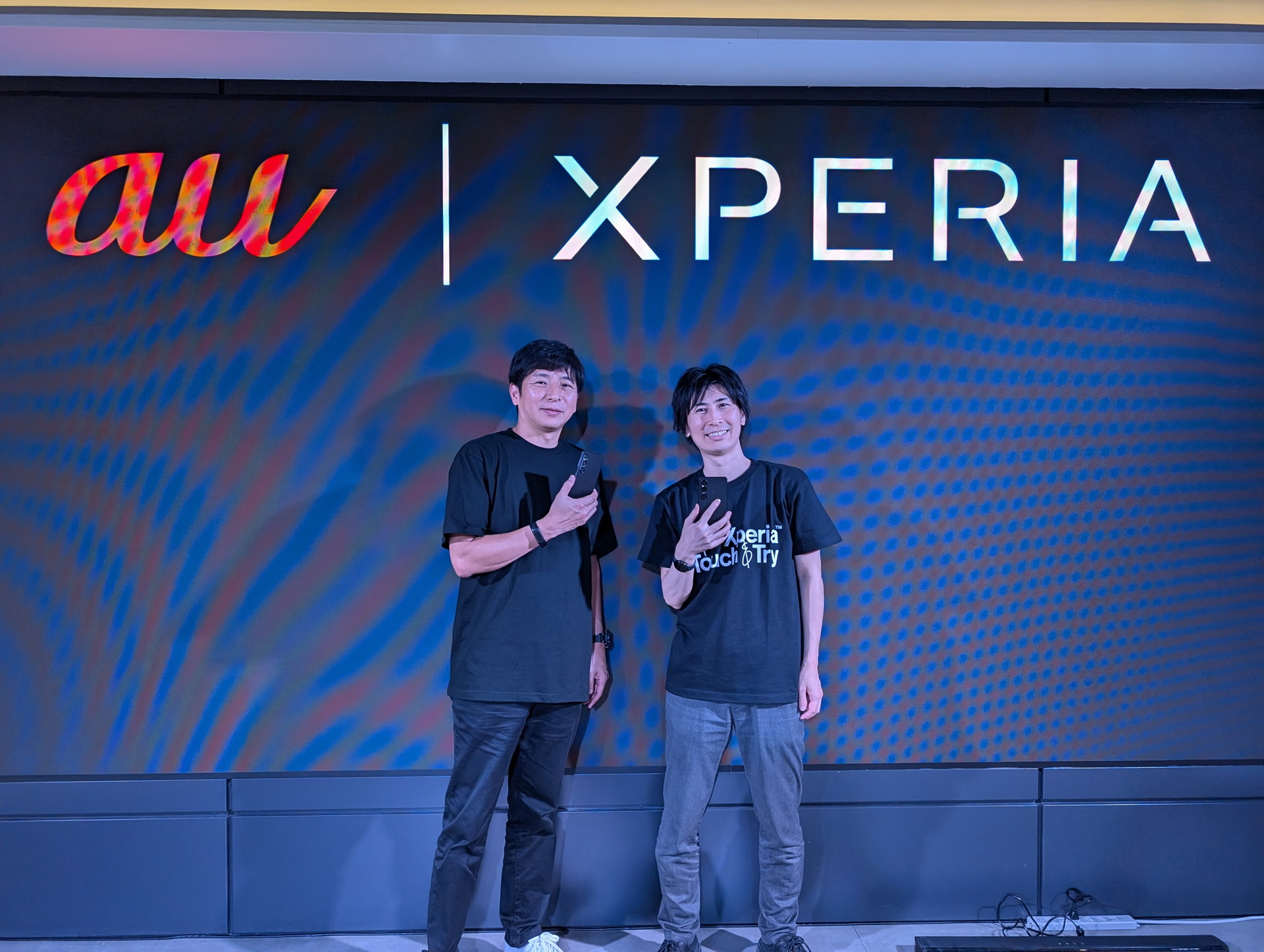 左＝KDDI近藤氏。右＝ソニー八木氏