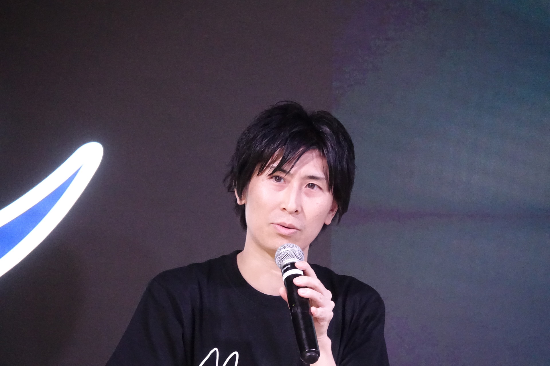 左＝ソニー八木氏。右＝同 榎嶋氏