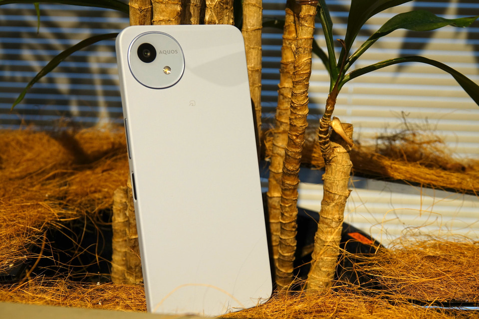 楽天モバイル、「AQUOS wish4」を29日発売 - ケータイ Watch