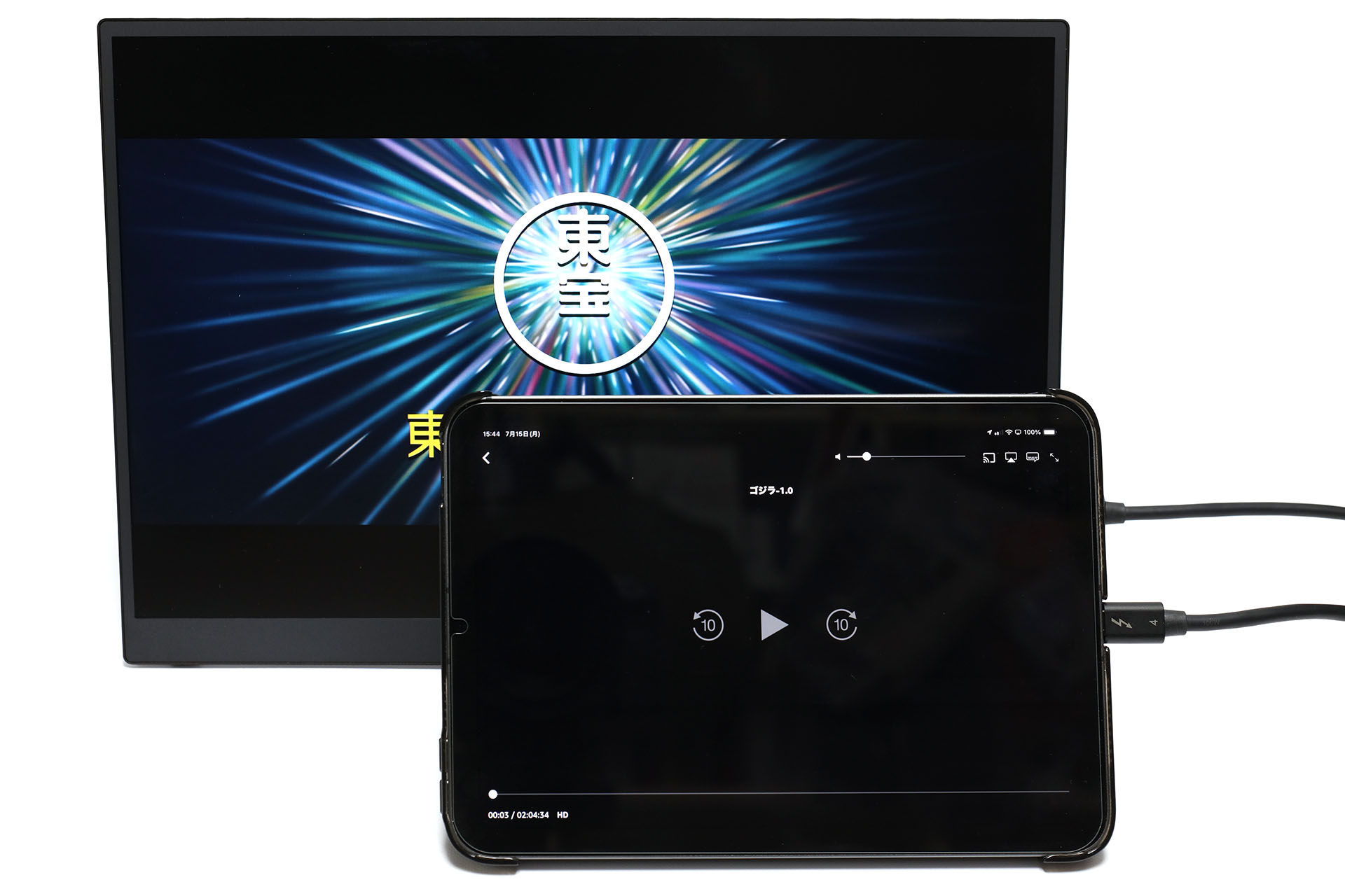 Amazo Prime Videoアプリを起動すると、映像はVAIO Vision+ 14に表示され、UIはiPad側に表示された。