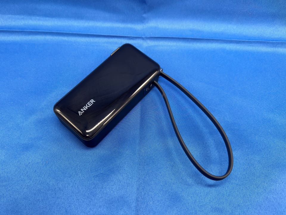 Anker PowerBank 10000mAhモバイルバッテリー　プラグ一体 Anker Power Bank (10000mAh, Fusion, Built-In USB-C ケーブル