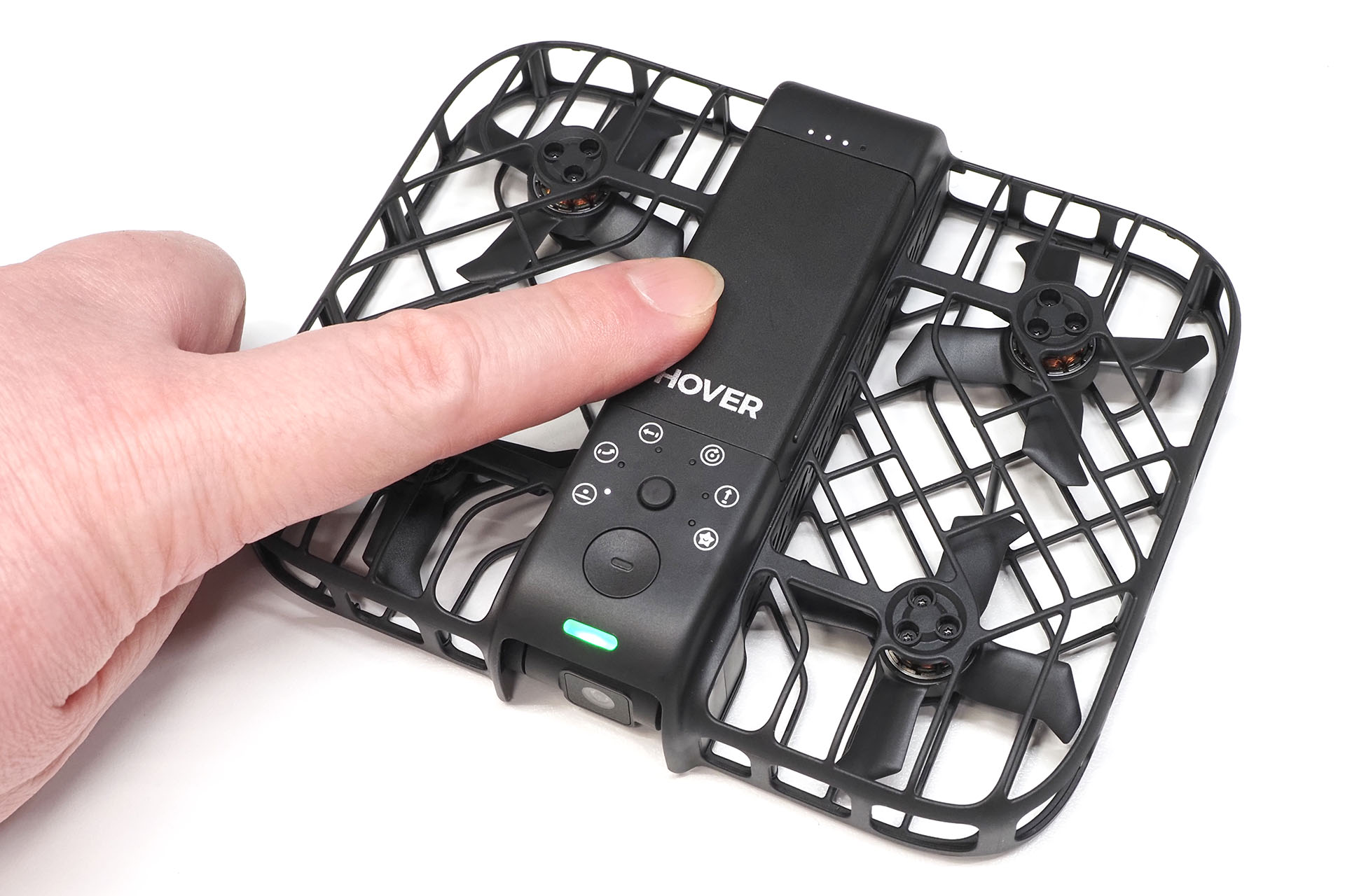 バッテリーは本体上部にセットされている。