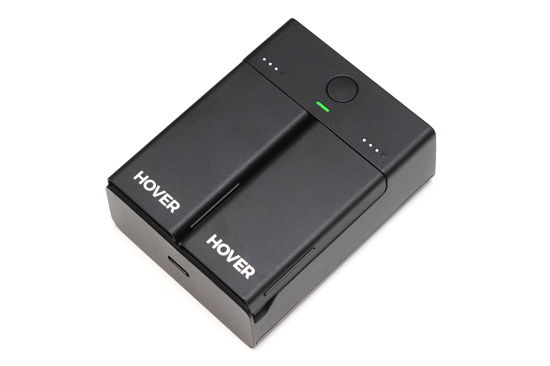 2本同時にセットすると、容量の多いバッテリーから充電。より早くHOVERAir X1 Smartを飛ばせるという仕様だ。