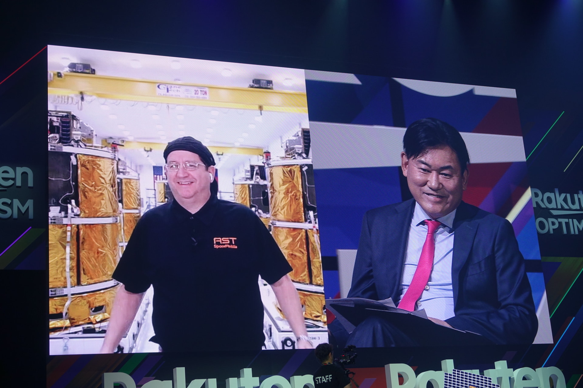 AST SpaceMobile会長兼CEOのアーベル・アヴェラン氏（リモート参加）と楽天グループ代表取締役会長兼社長の三木谷浩史氏