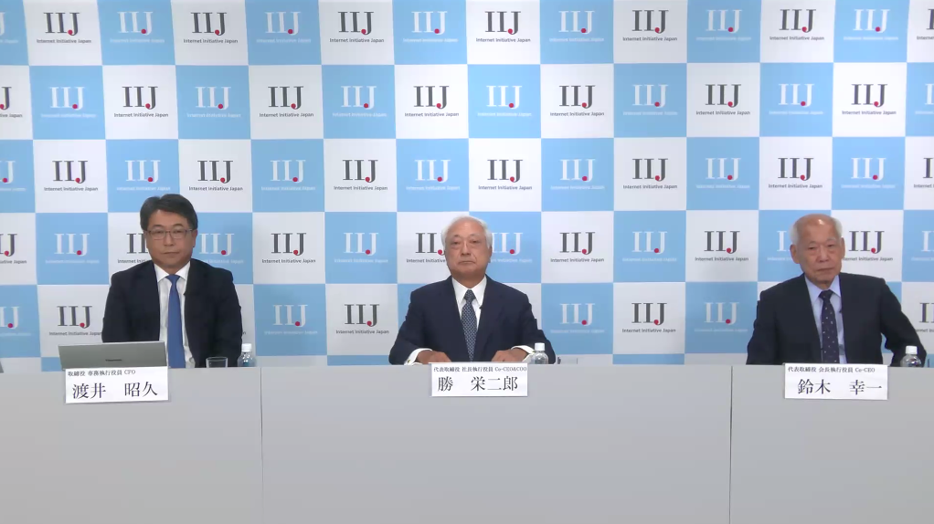 左から渡井氏、勝氏、鈴木氏