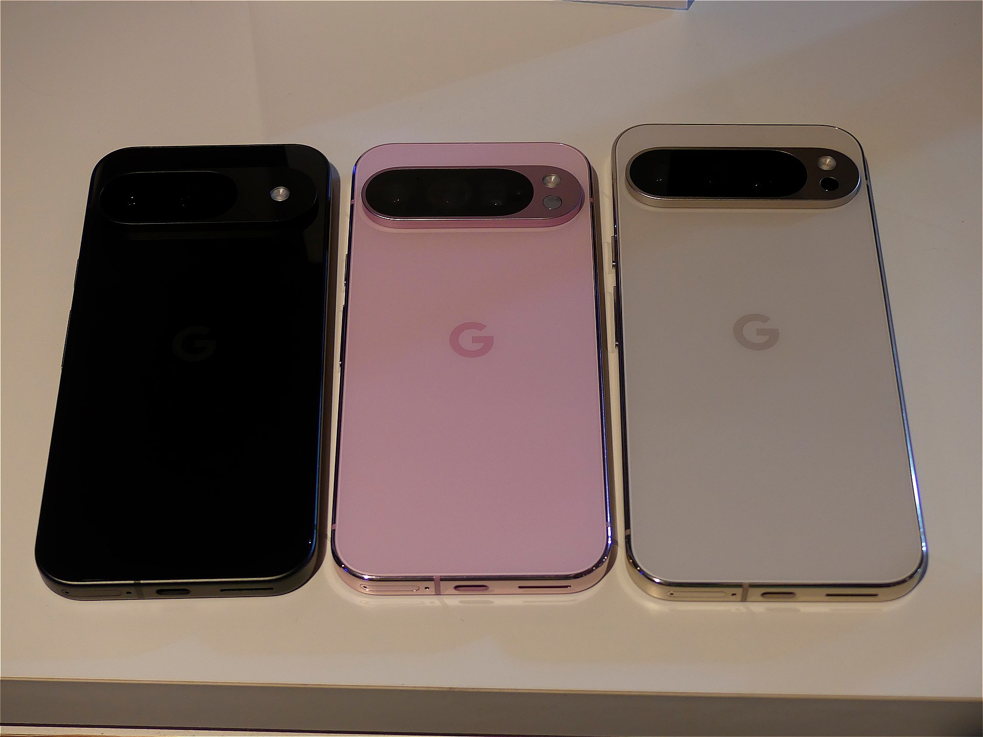 左から「Pixel 9」、「Pixel 9 Pro」、「Pixel 9 Pro XL」