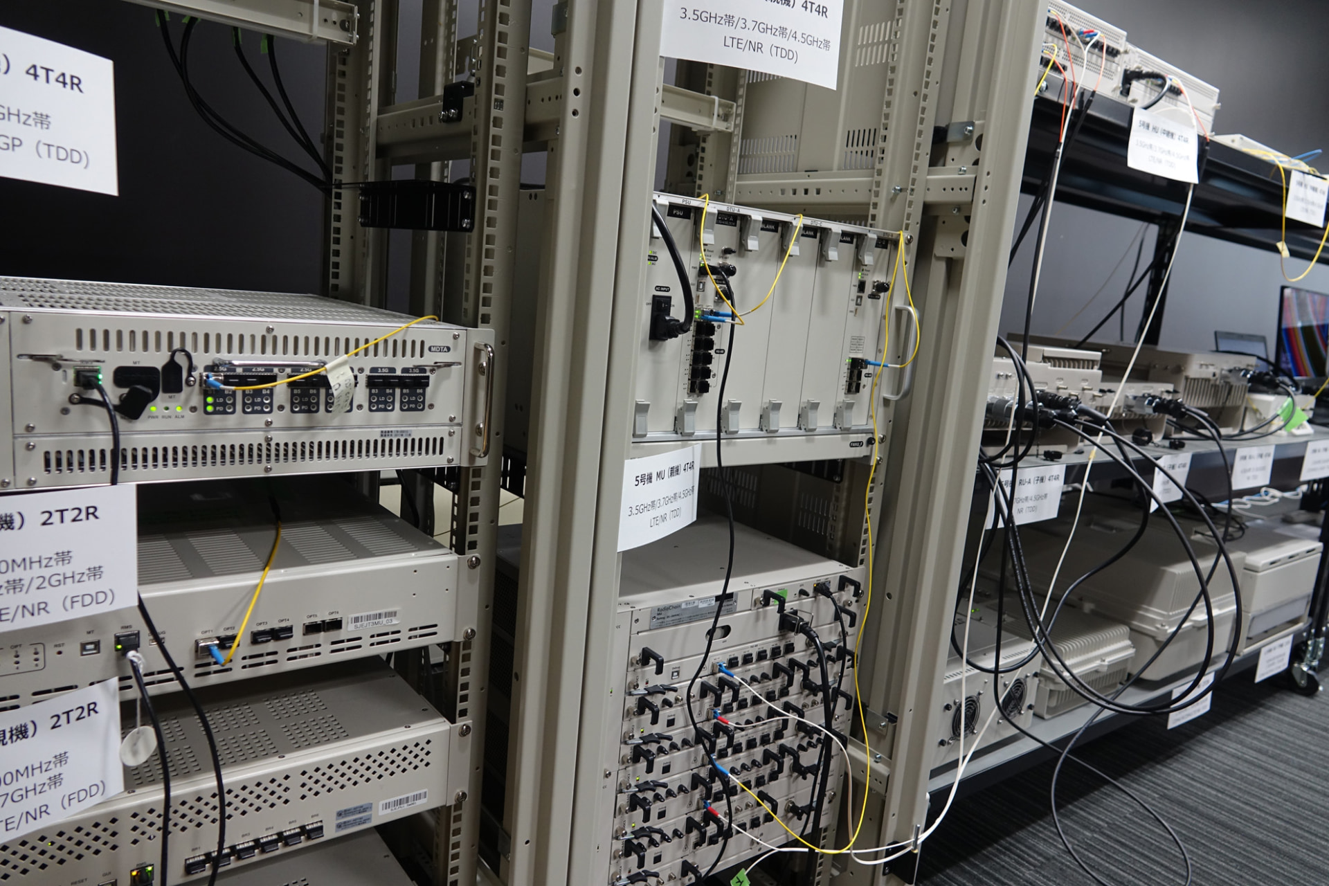 JTOWERの通信設備装置（2023年3月撮影）