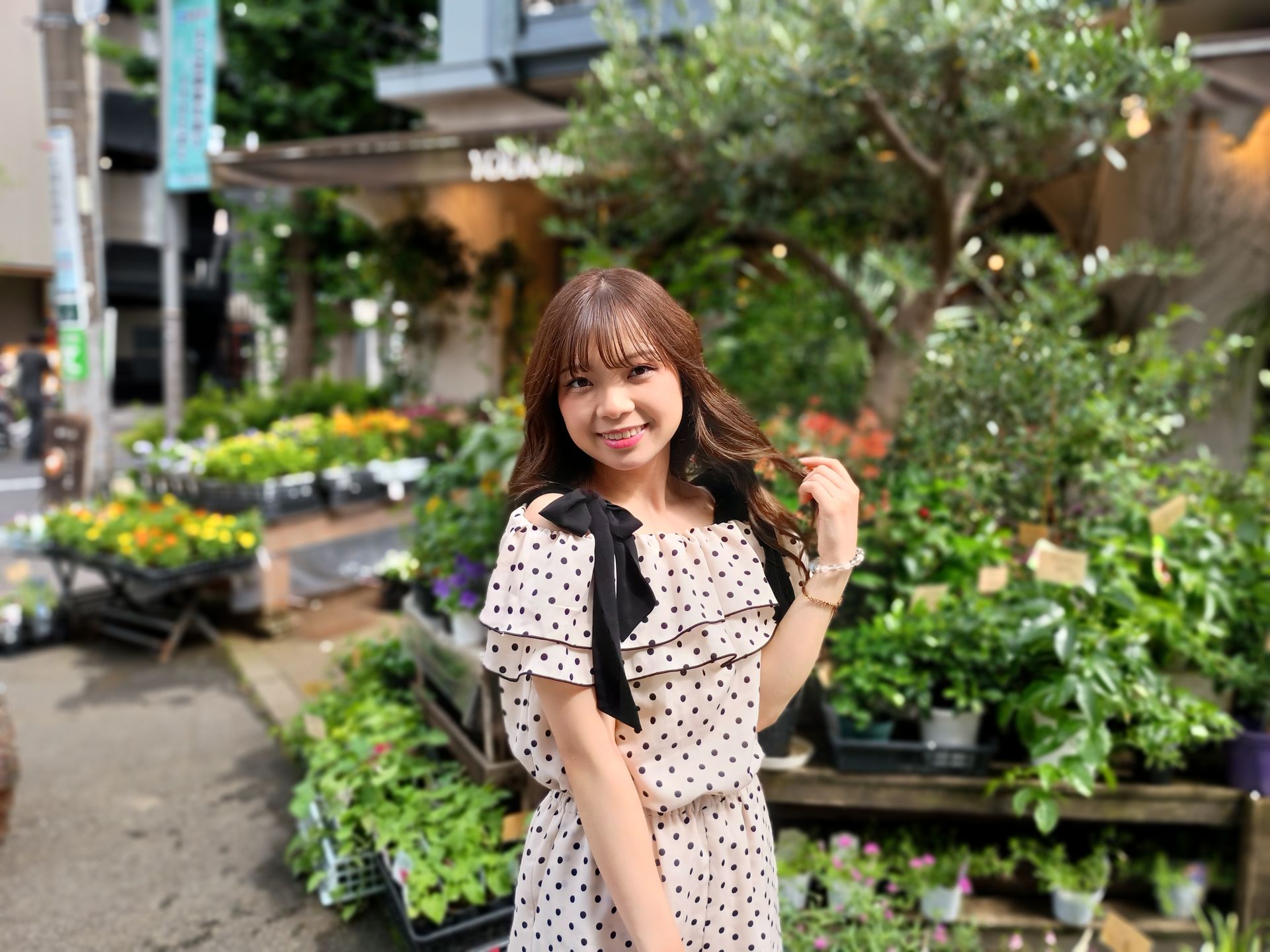 ポートレートで撮影。背景もきれいにボケている。<br>モデル：望月ゆうり（X（旧Twitter）：<a href="https://x.com/Tiara00107" class="strong bn" target="_blank">@Tiara00107</a>、Instagram：<a href="https://www.instagram.com/mochi.yuri_/" class="strong bn" target="_blank">@mochi.yuri_</a>、所属：<a href="http://bonbon-famin.com/" class="strong bn" target="_blank">ボンボンファミン・プロダクション</a>