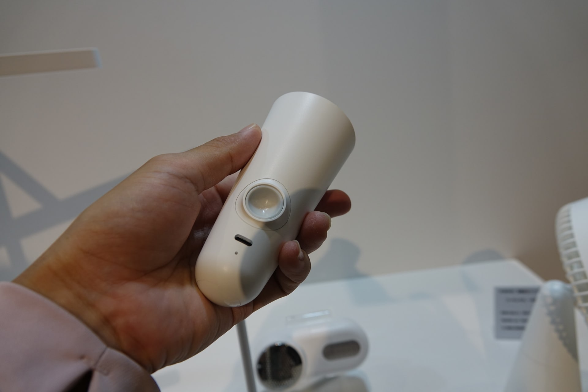 マグネットで装着できる