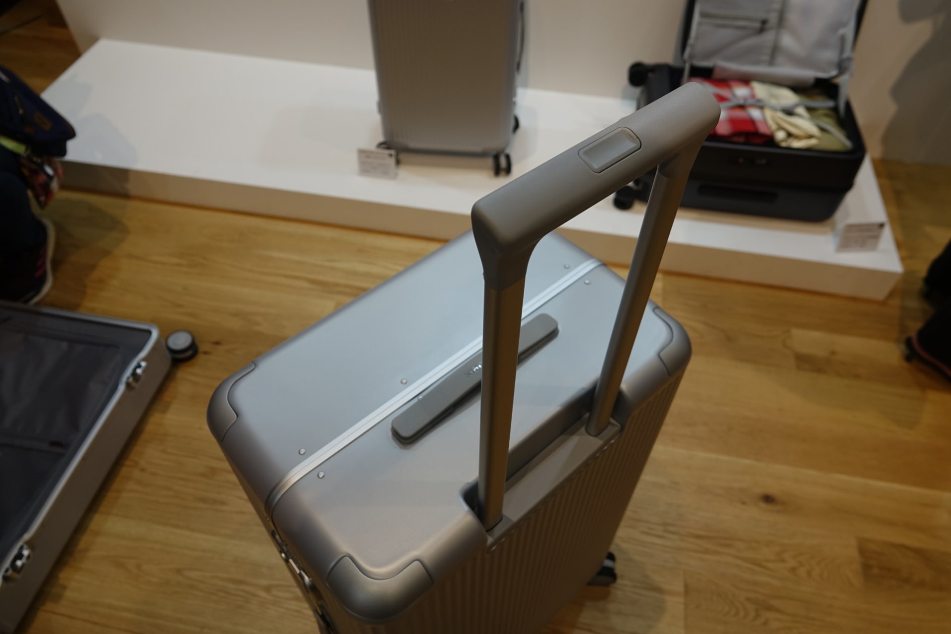 持ち手は4段階で高さ調整できる