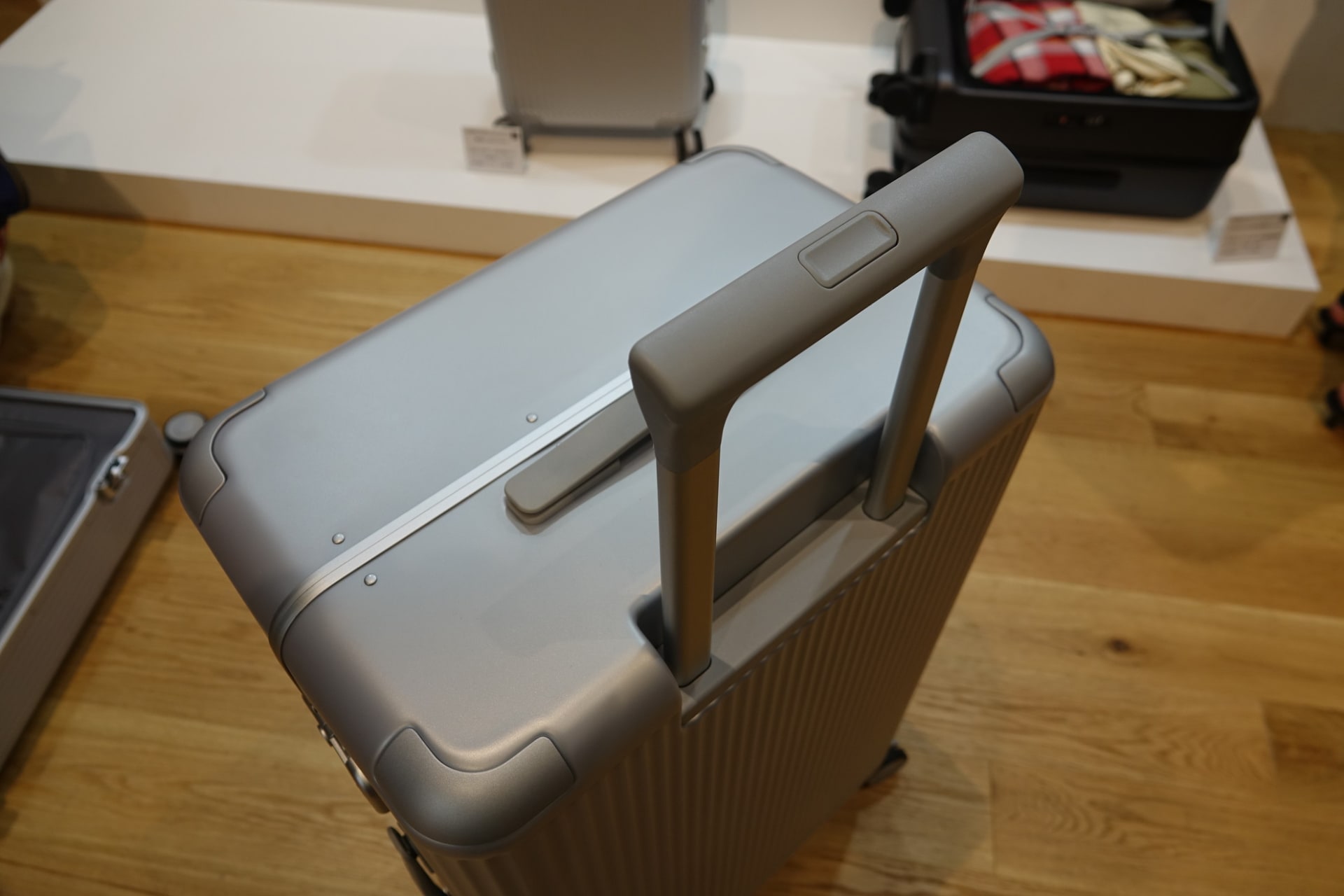 持ち手は4段階で高さ調整できる