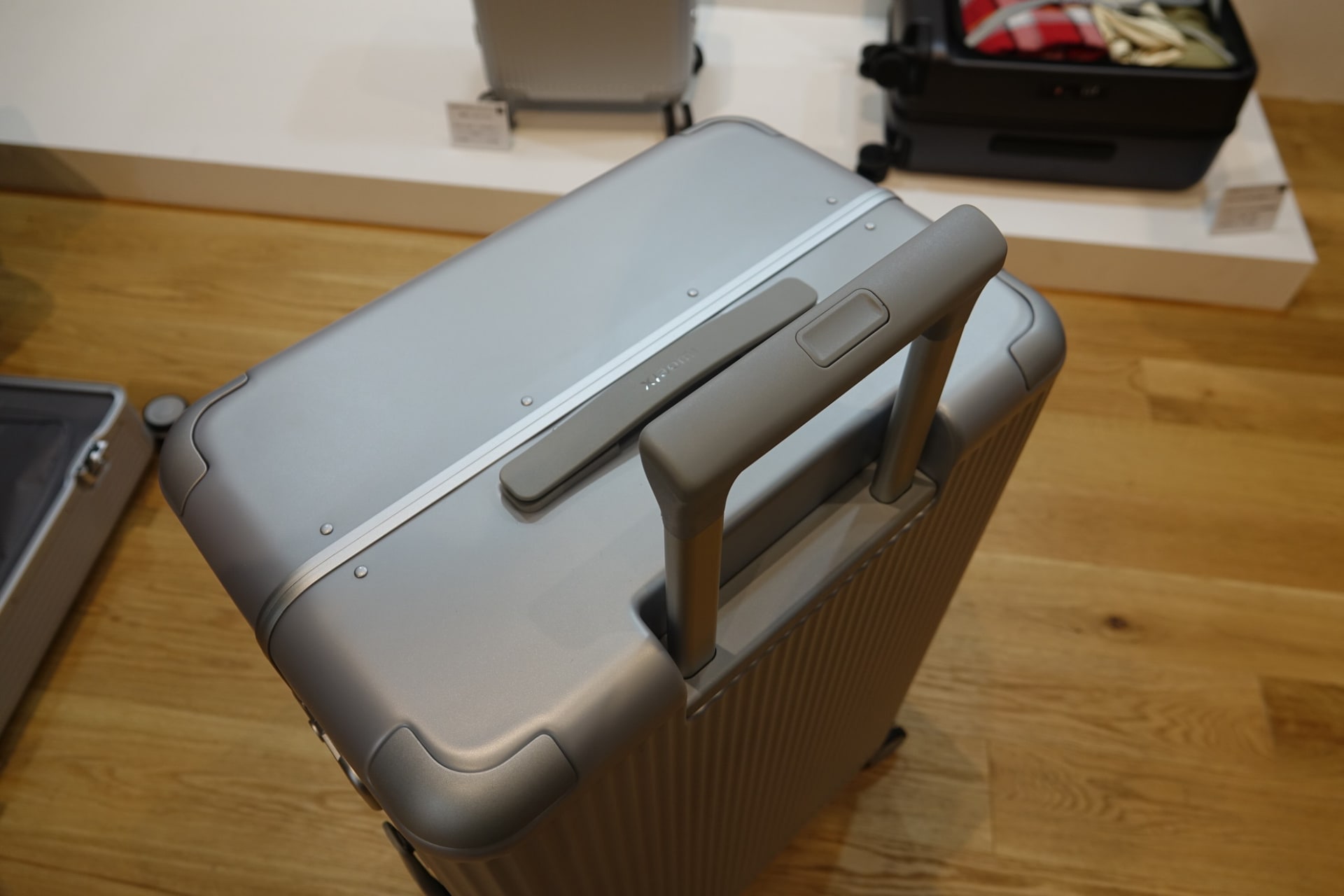 持ち手は4段階で高さ調整できる