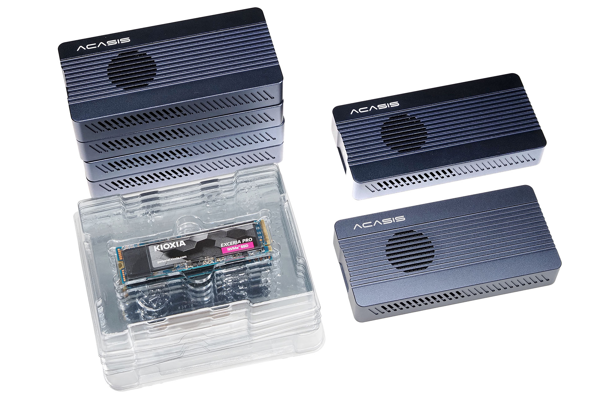 6セット買っちゃったョ！　SSDは現状ムダに速いのを買ったが、個人使用だとかなり長もちするデバイスなので、近未来にその速さが活かされる……予定。6セット合計で20万円くらいかかったが、でも2TBの速い外付けSSDでこの金額って、安くなったんスねえ、SSD。