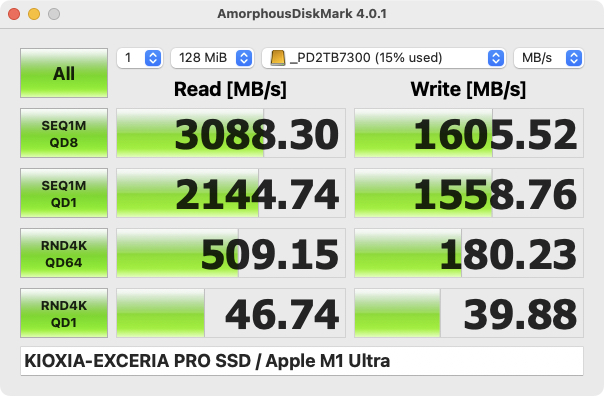 3回取ってみた。Mac StudioのThunderbolt 4ポートにSSDを直接接続したときとほぼ同じパフォーマンスが出ている。