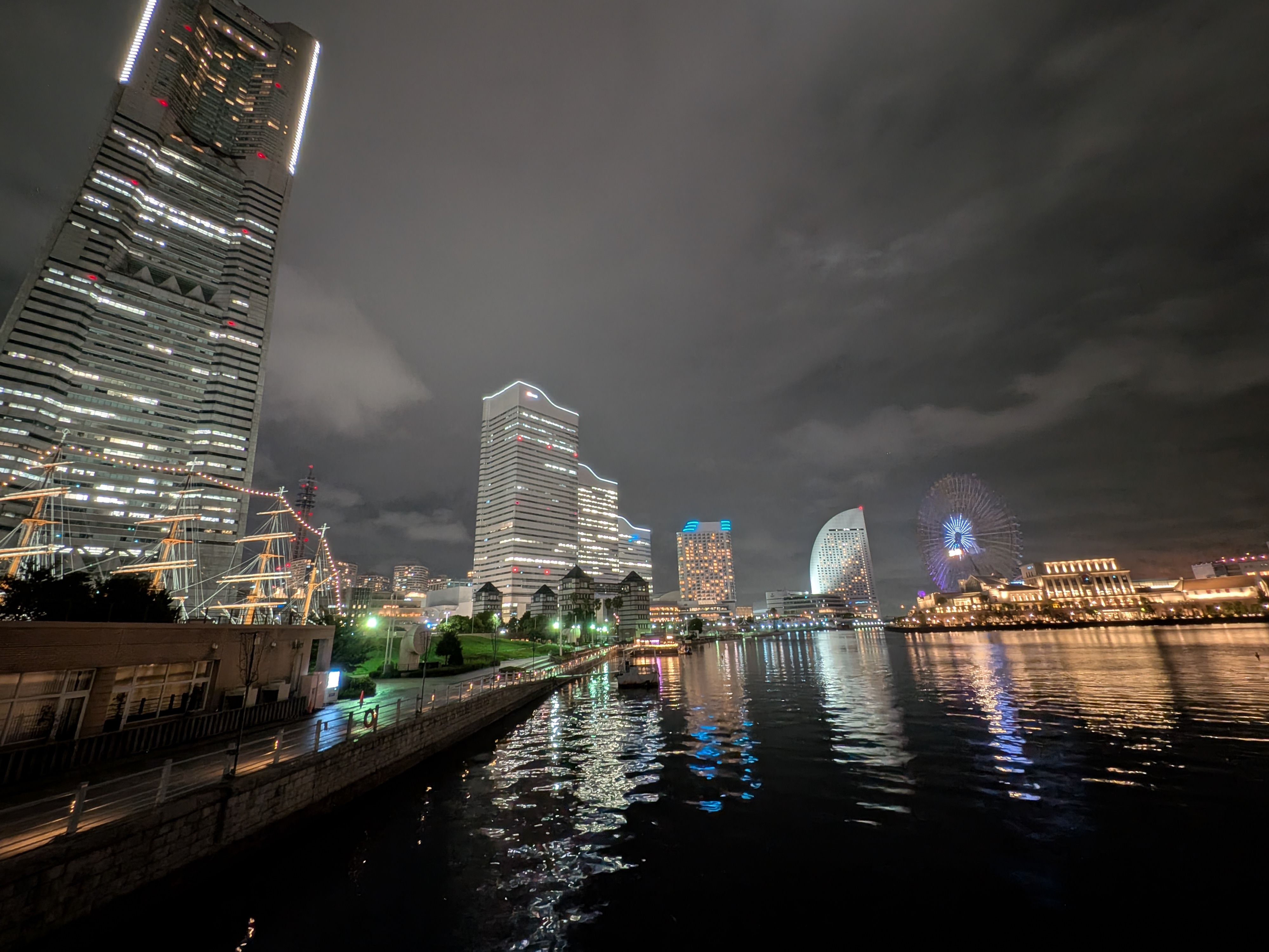 「夜景モード」の超広角0.5倍で撮影