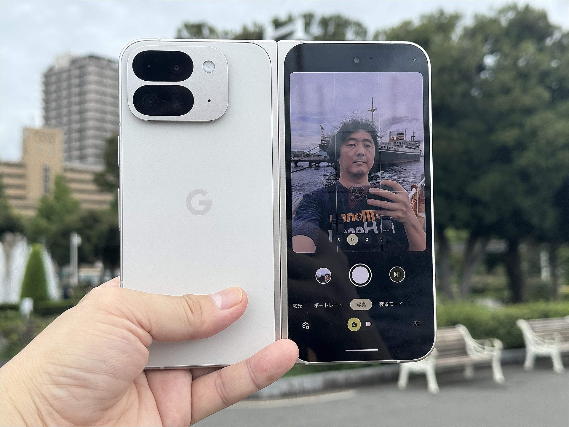 アウトカメラセルフィーの撮影も可能