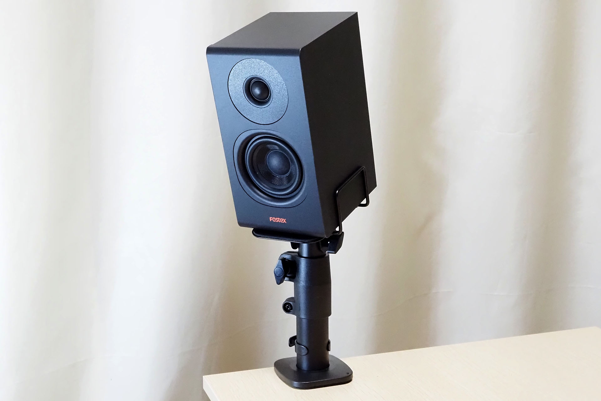 下向きに。ちょっと不安な気がするものの、安定している。