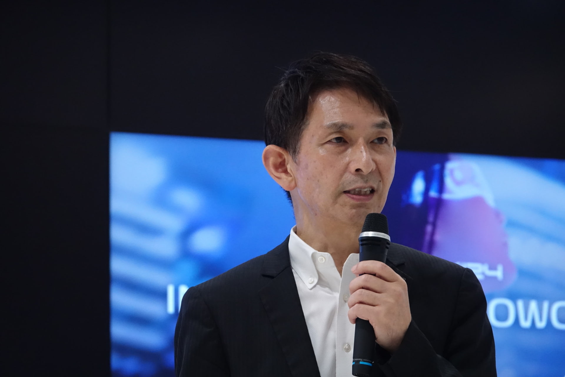 種谷氏