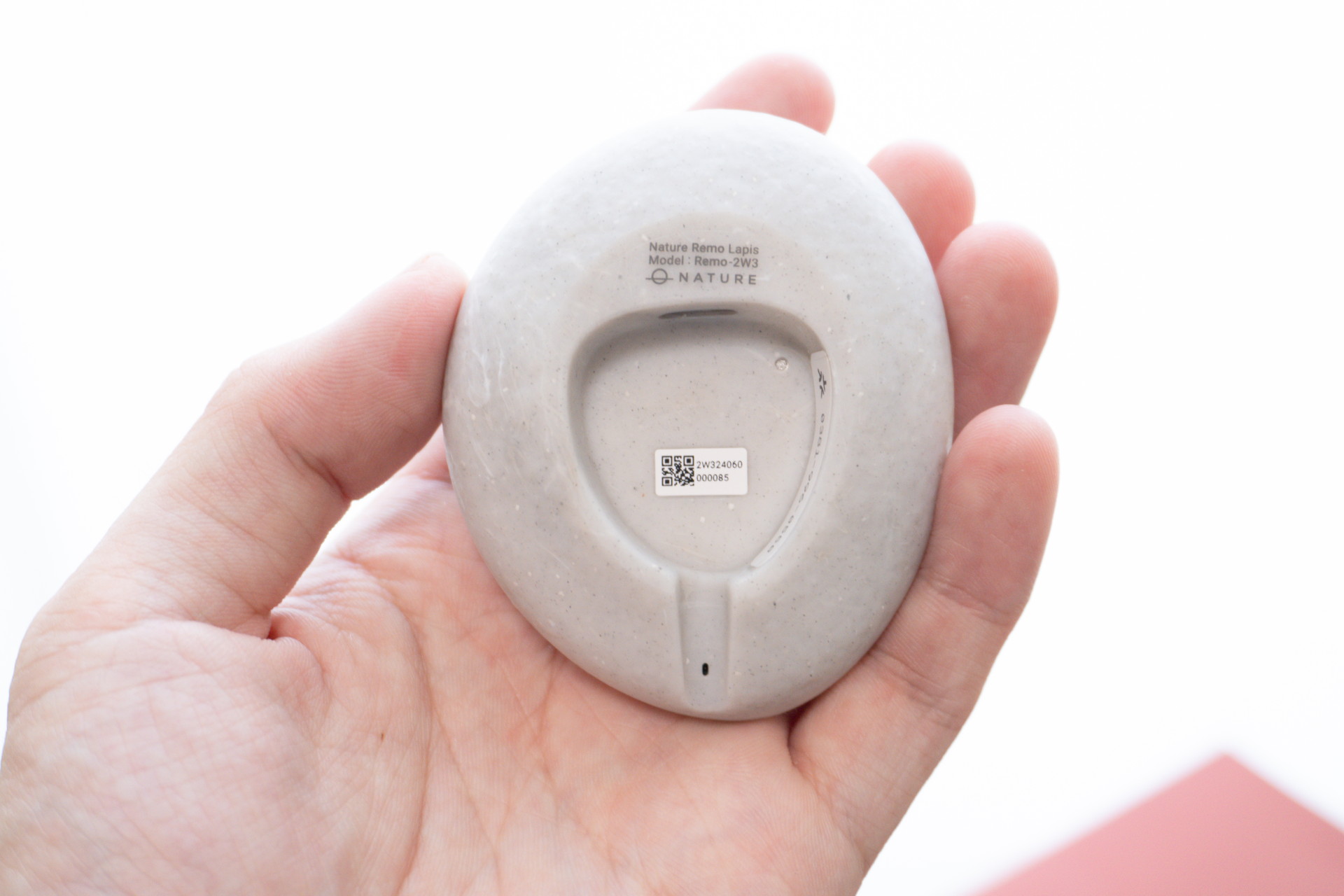 電源はUSB Type-C（ケーブルは別売り）