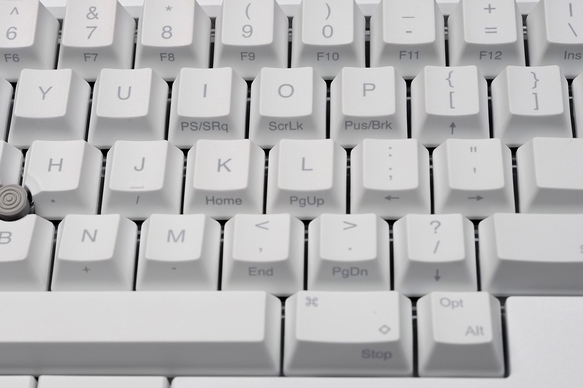 どんな方向から見ても、キートップ刻印およびキー側部前側刻印がしっかり見える。