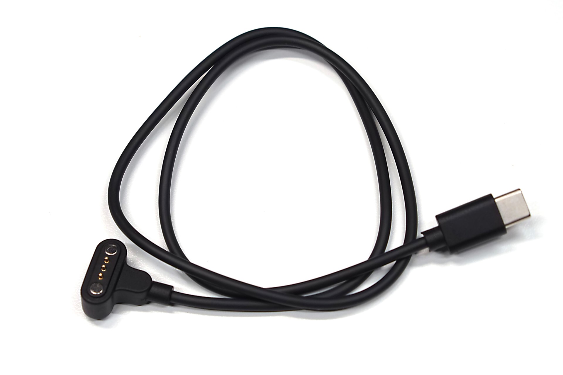 付属のケーブルはしなやかさにおいても扱いやすい。長さは約58cm。