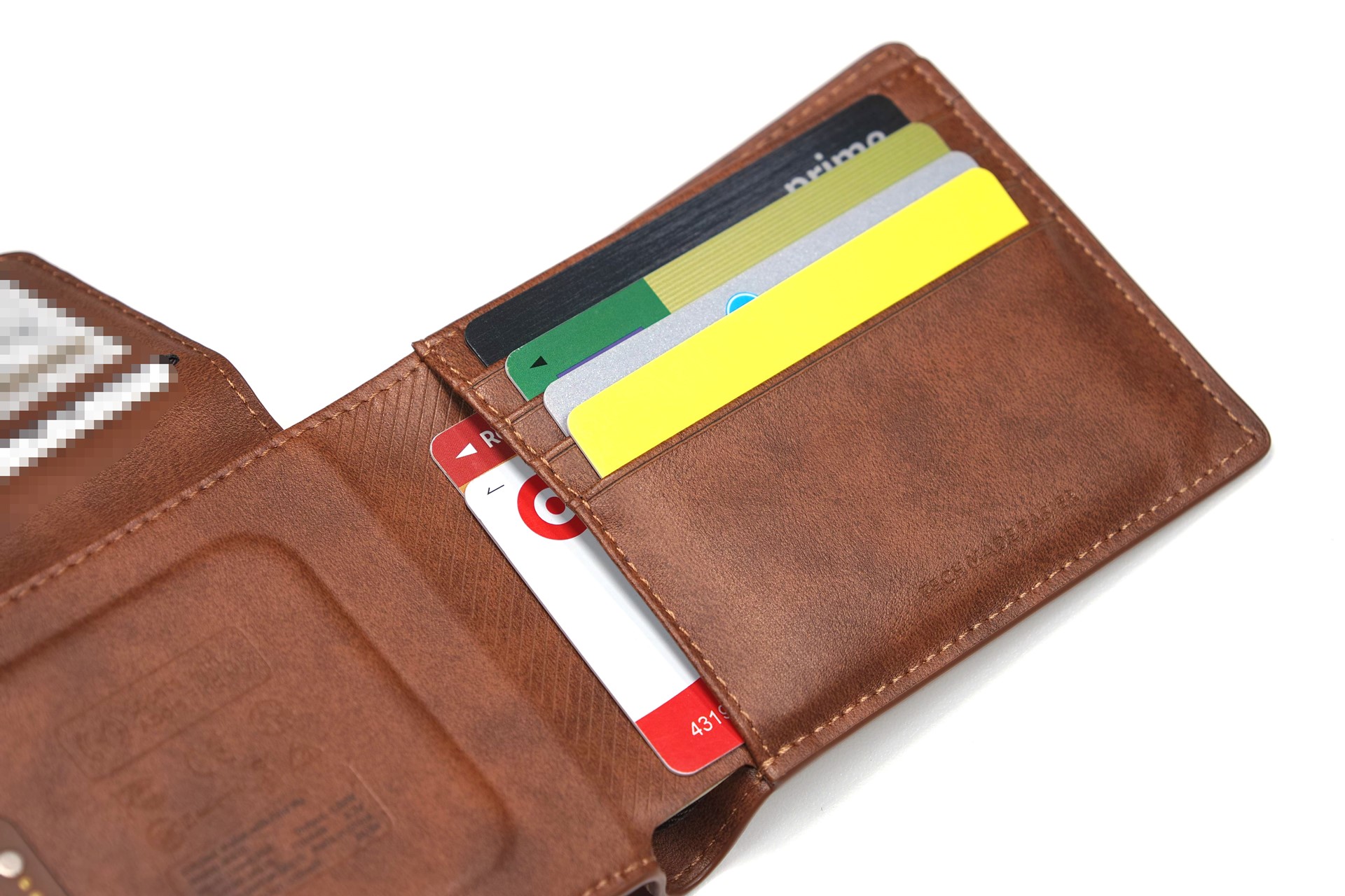 カードポケットも扱いやすい。枚数もけっこう入る。