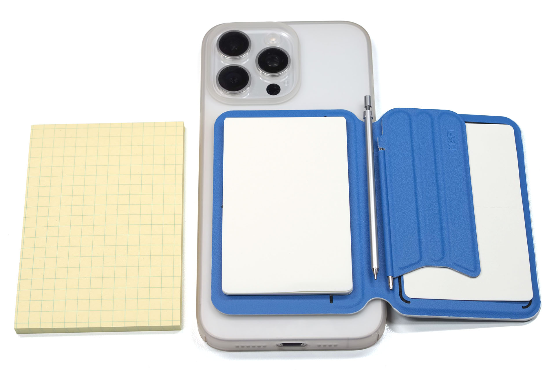 黄色いのがポスト・イット ノート。サイズが100×69mmの付箋だ。