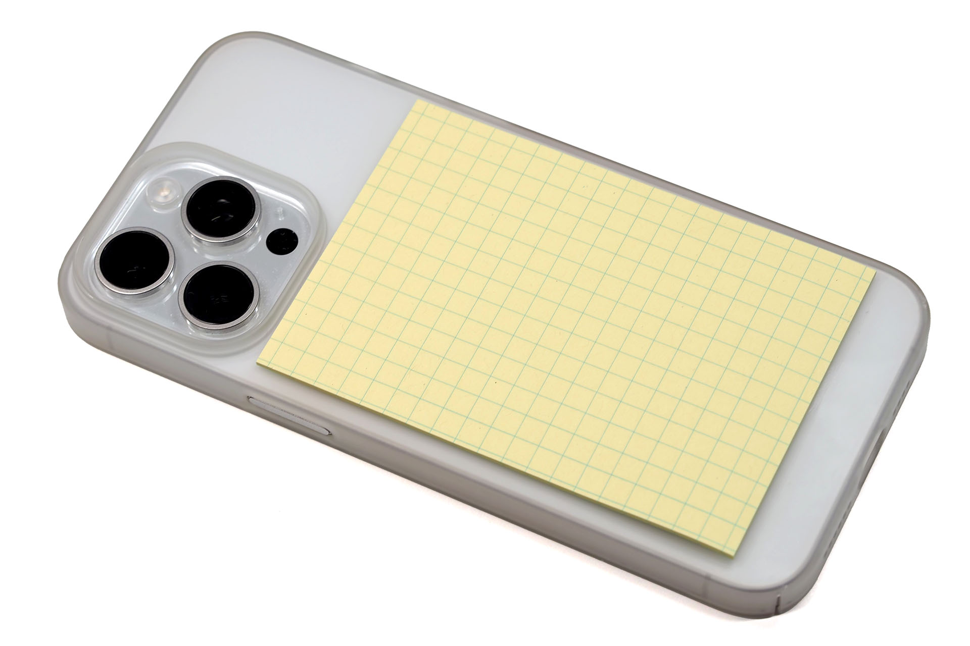 iPhoneの背面に直接ポスト・イット ノートを貼ってしまった。……あら案外便利！