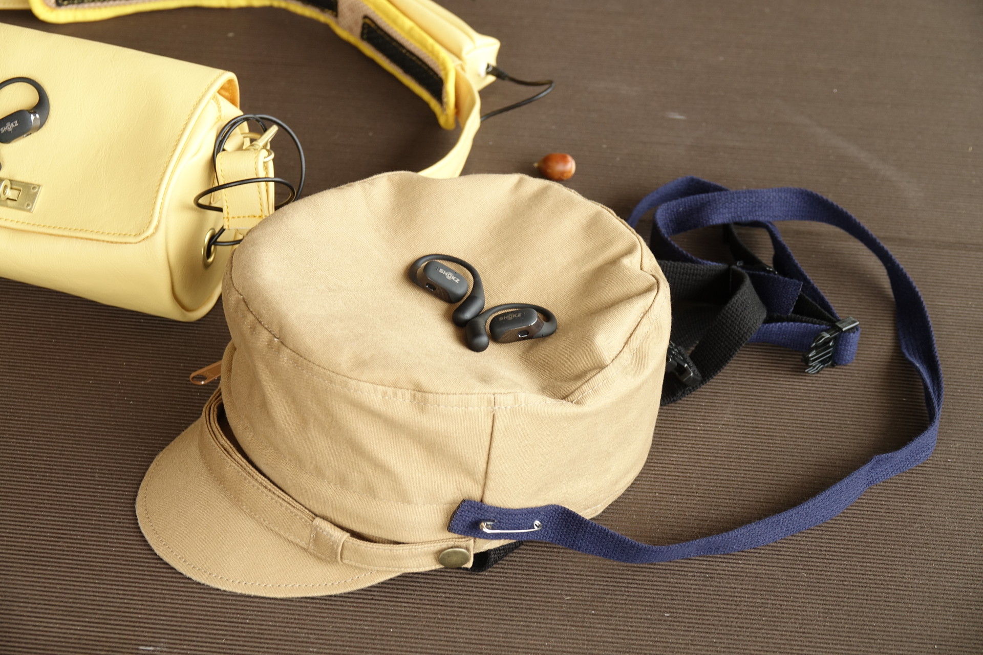 帽子は持参するリュックの上に載せるとちょうど良い