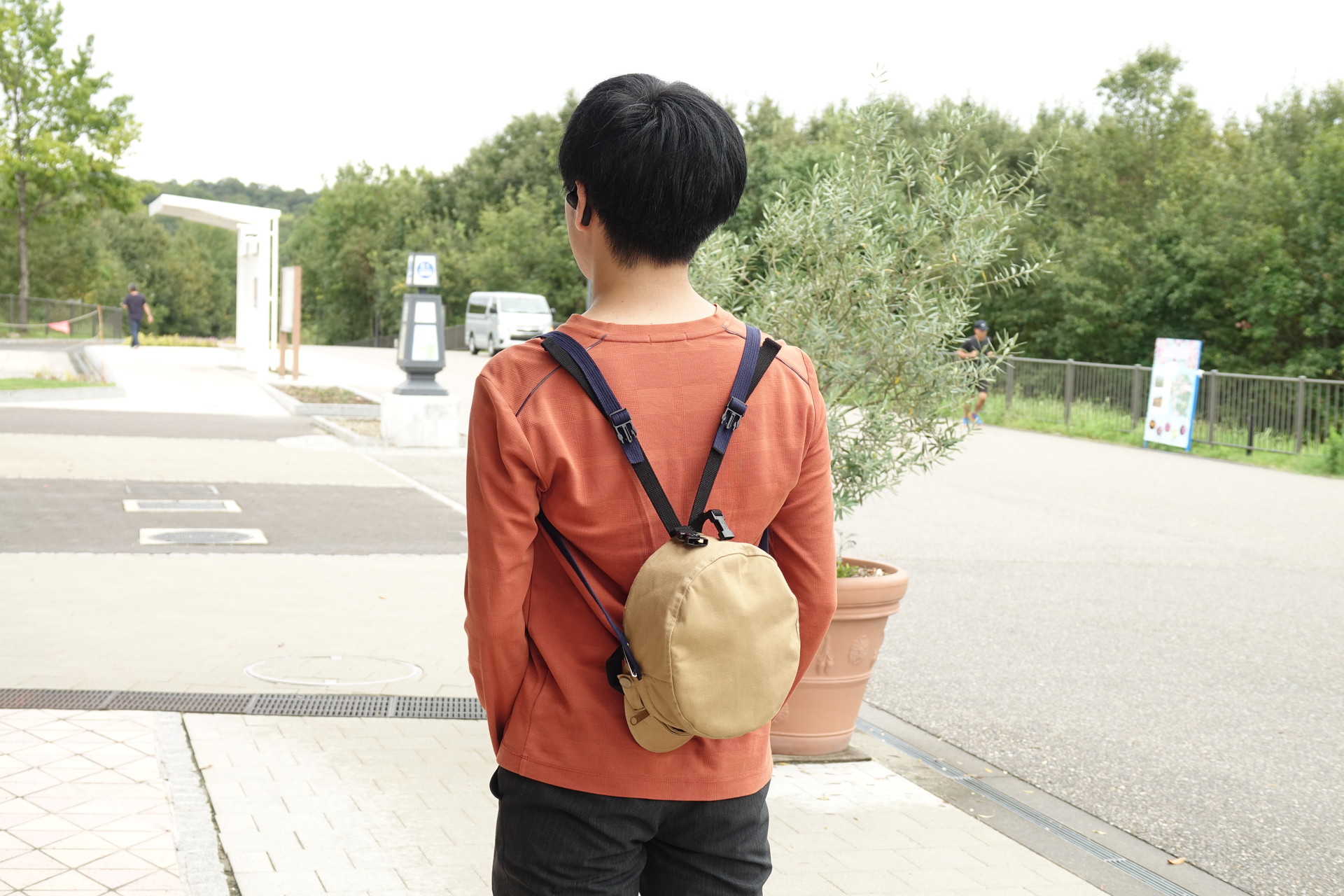 帽子は持参するリュックの上に載せるとちょうど良い