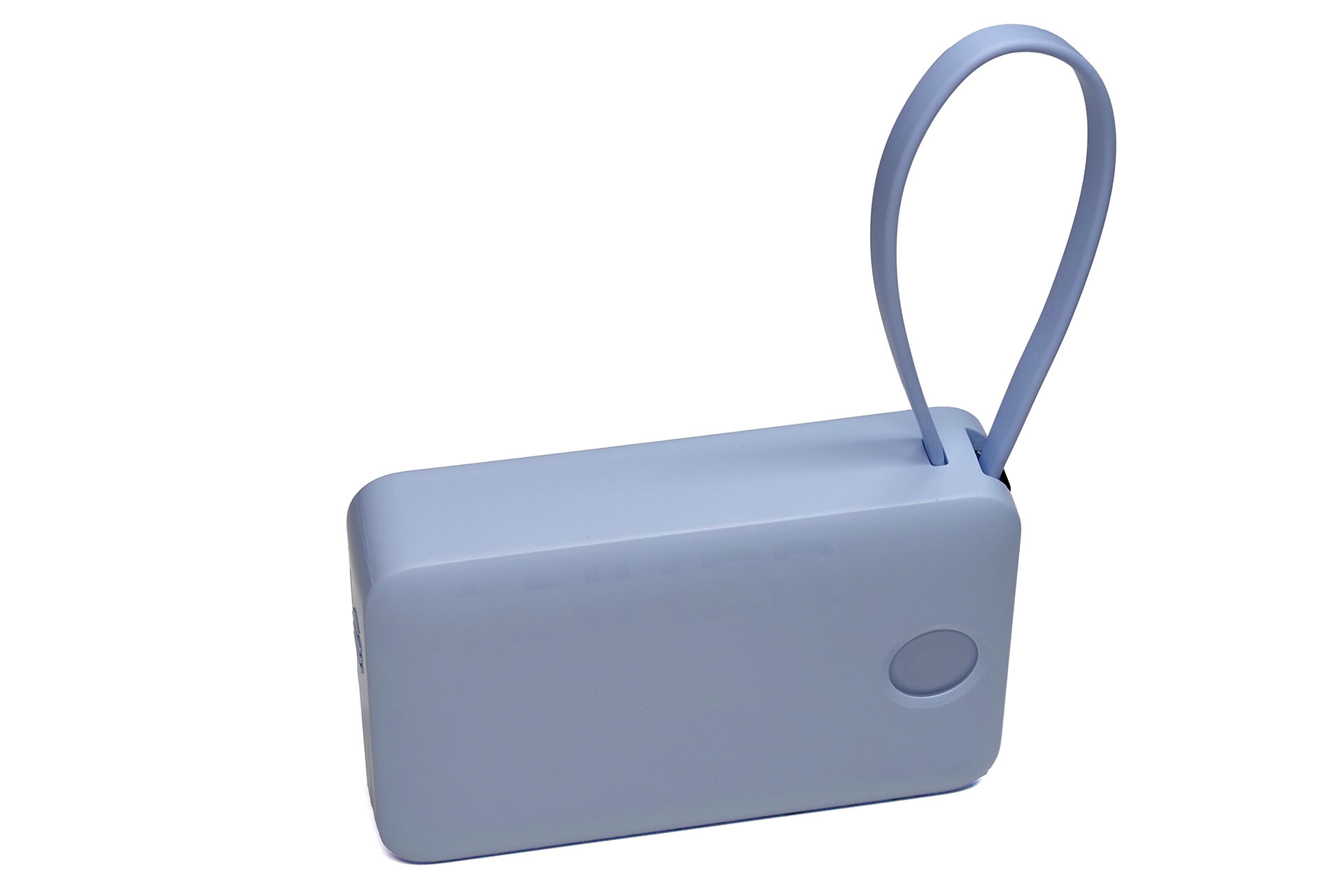 「Anker Power Bank (20000mAh, 22.5W, Built-In USB-C ケーブル)」のパープルを使用中。容量が20000mAhで、22.5Wの急速充電に対応する。直販価格は7490円。