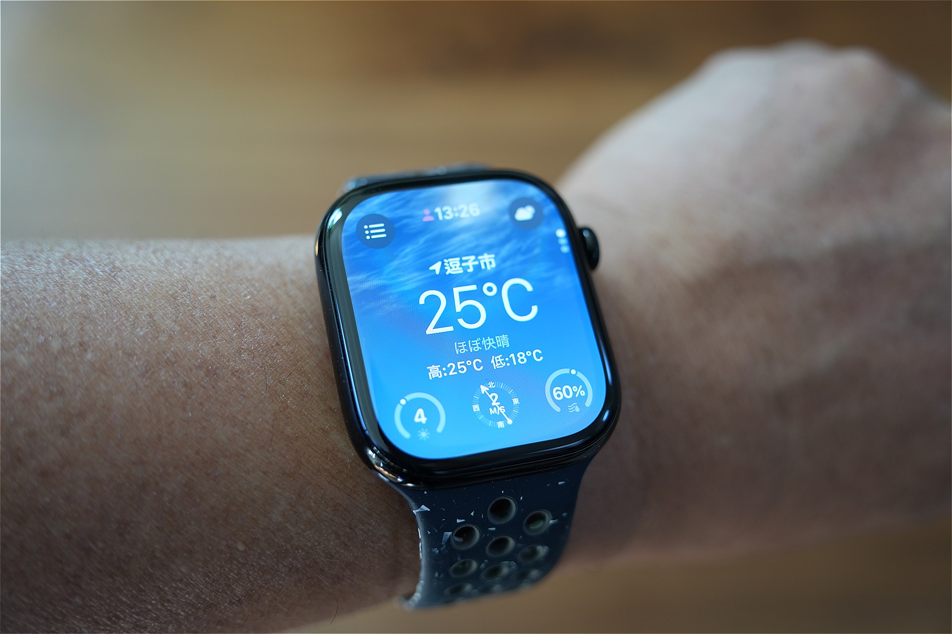 Series 10は42mmと46mmから選べるが、筆者は画面の見やすさを重視して46mmモデルを購入。ジェットブラックのアルニウムケース、GPSモデルを選んだ