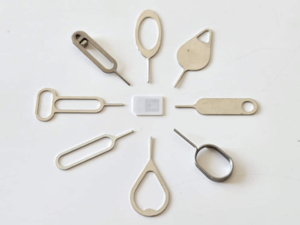 SIMカード絶滅の日まで続けたいSIMピン・コレクション - ケータイ Watch