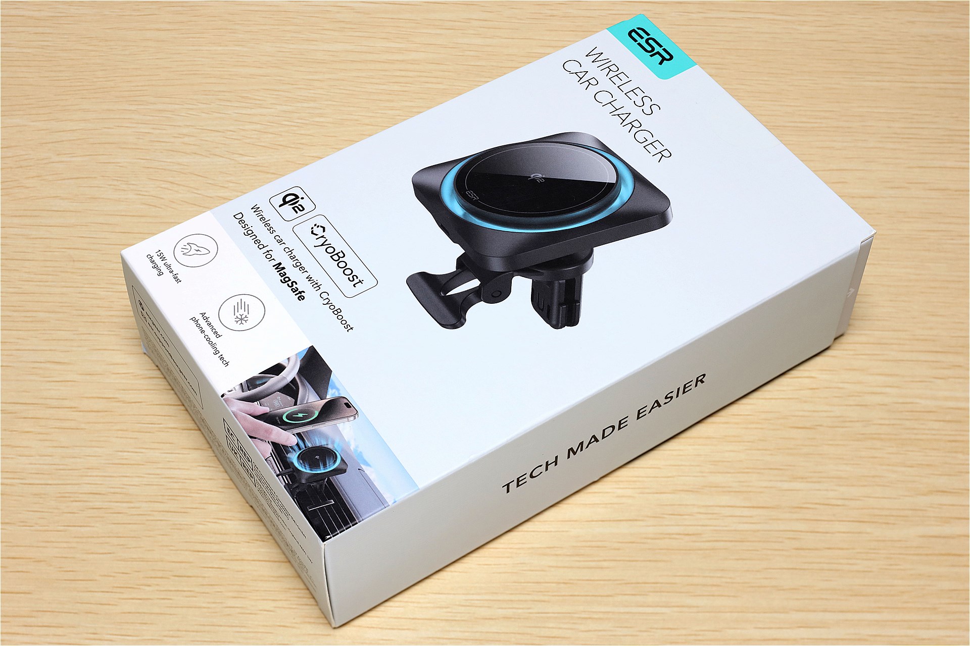 Qi2とCyroBoostに対応したカーチャージャーもある。