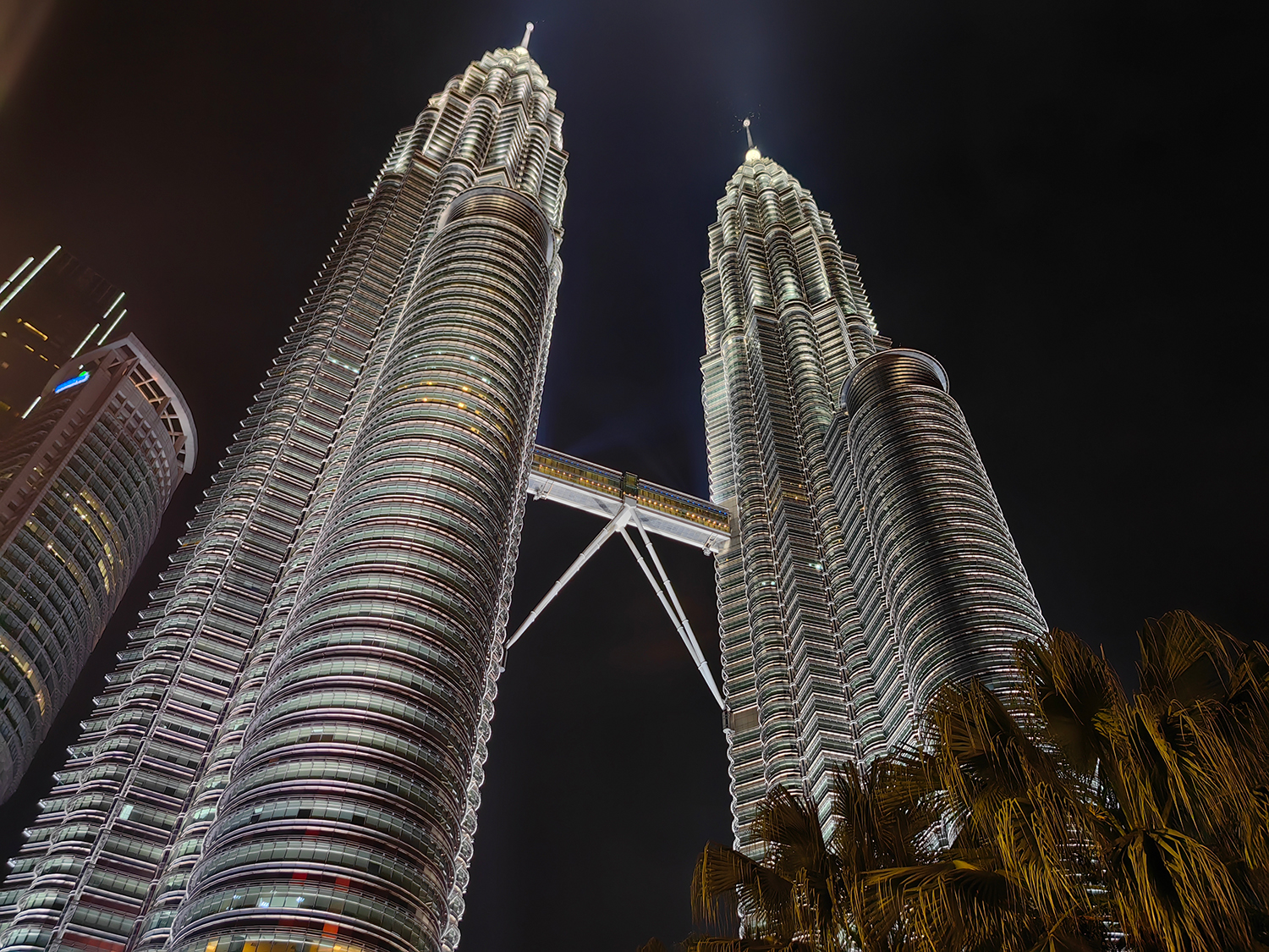 夜のペトロナスツインタワー