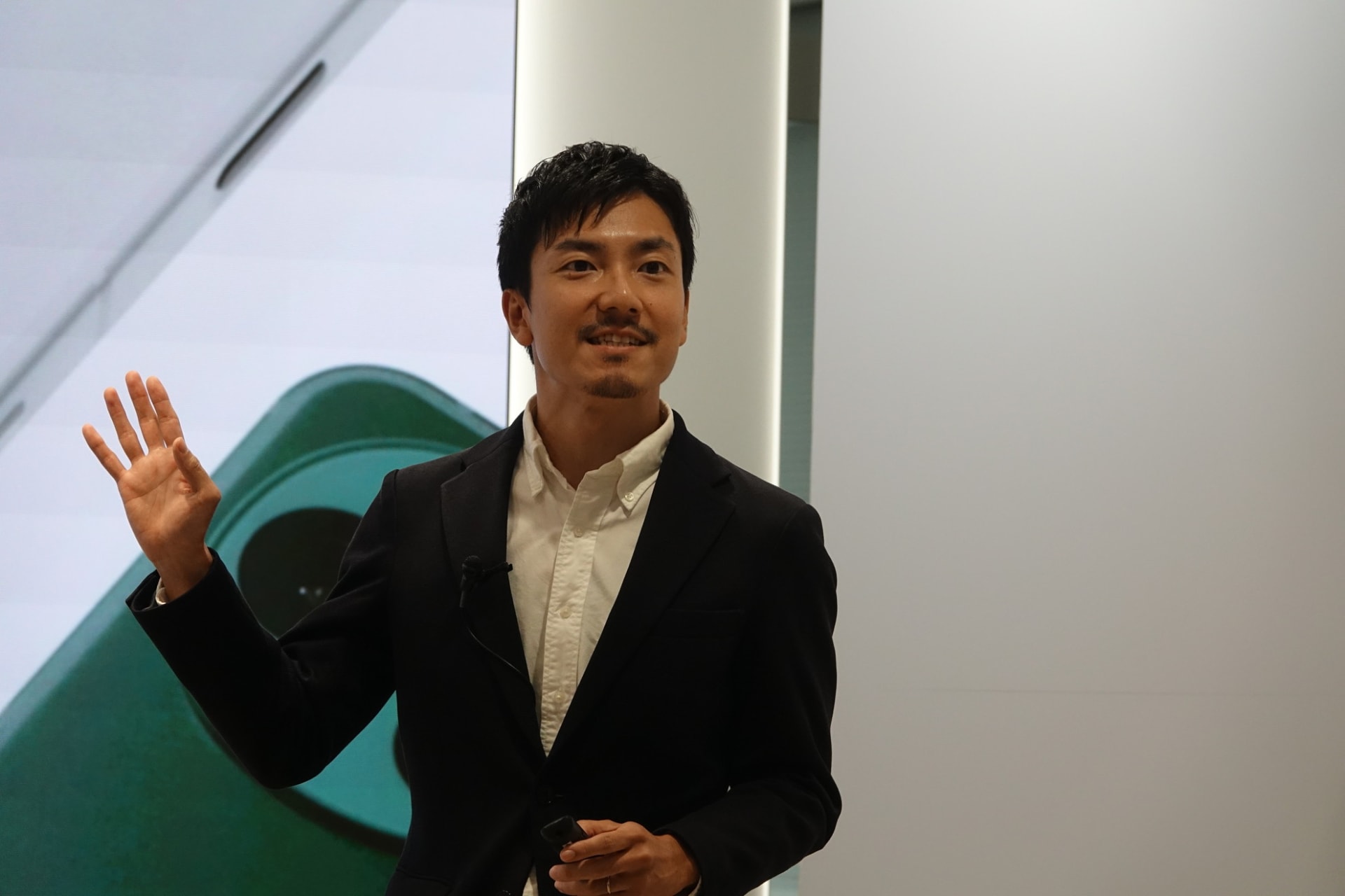 パーソナル通信事業部 商品企画部の清水寛幸氏