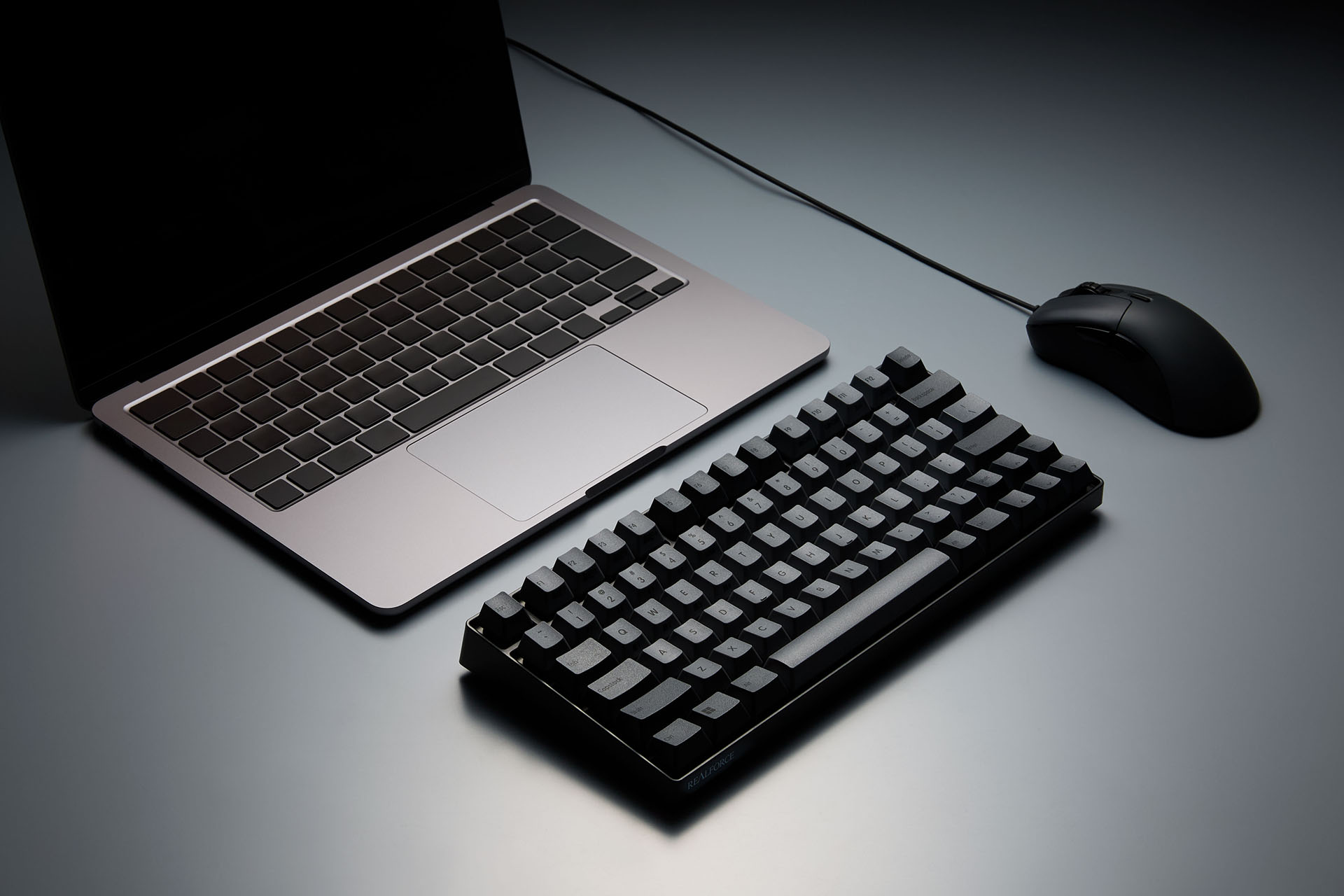 モバイルでREALFORCEが使えるようになった！　モバイルでもあの打鍵感なんですよダンナ！　モバイルでもガシガシと快適なテキスト入力ができるんですよ奥さん！