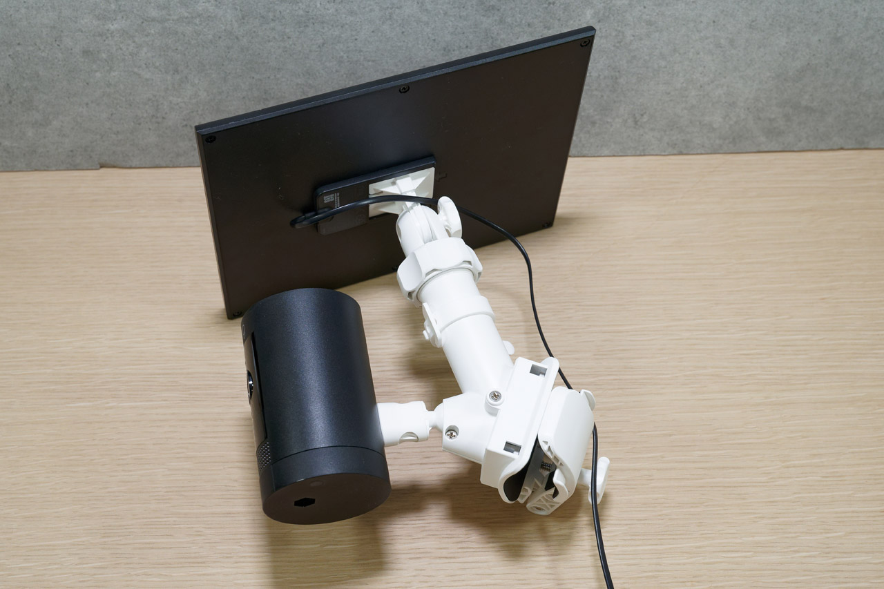 カメラとソーラーパネルを仮組み