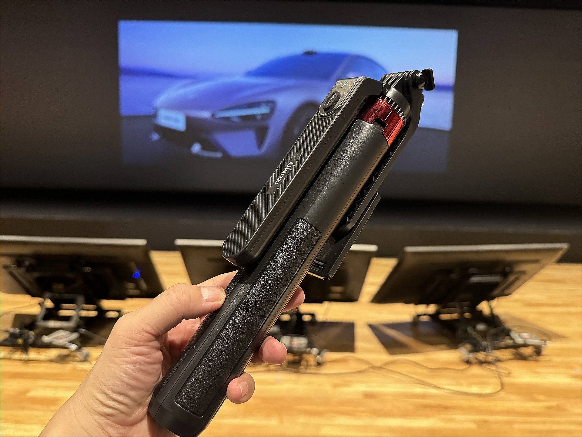 購入したUlanziの「MA09」を折りたたんだ状態