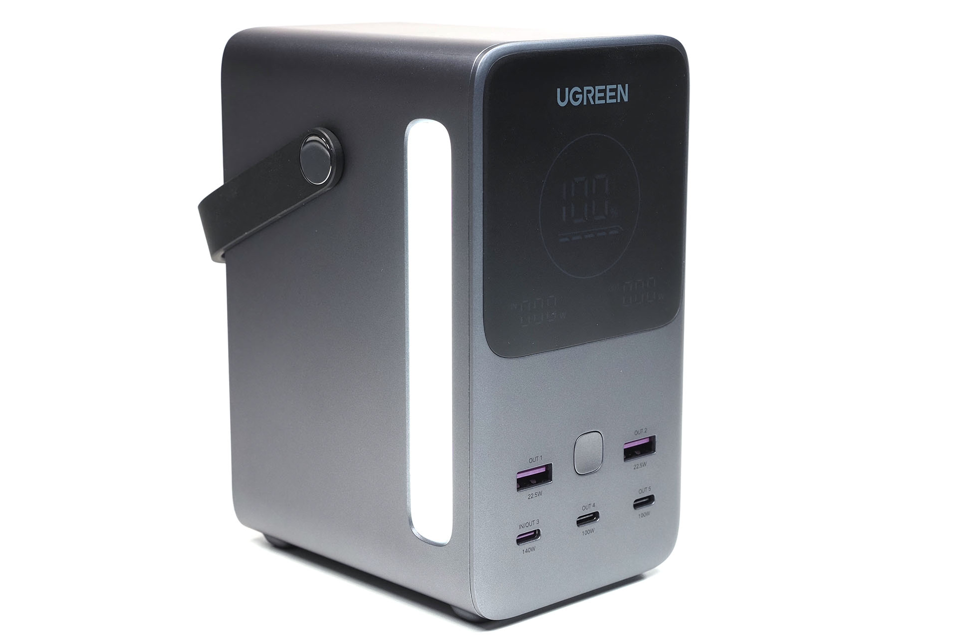 本体左側に白色LEDランプがある。ライト下方のボタンを押すと、順に、暗め点灯→明るめ点灯→SOS点滅→オフになる。