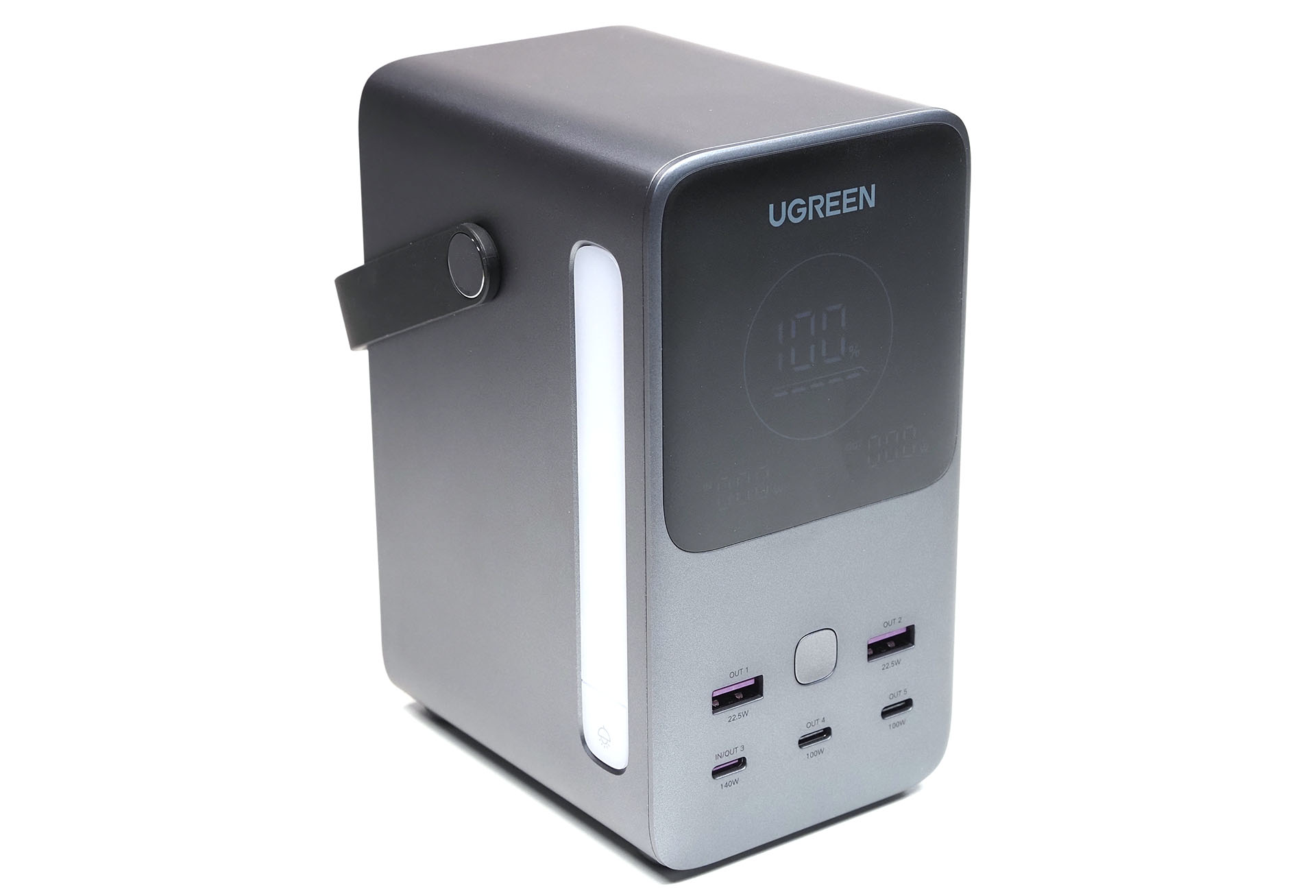 使わないときはハンドルを後方に倒せる。前方にも倒れるが、前面までは倒れきらない。