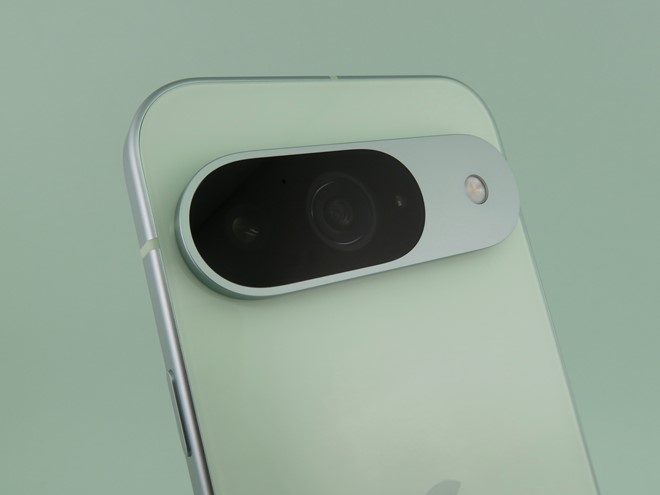 「Pixel 9」のカメラ部。広角カメラと超広角カメラを搭載
