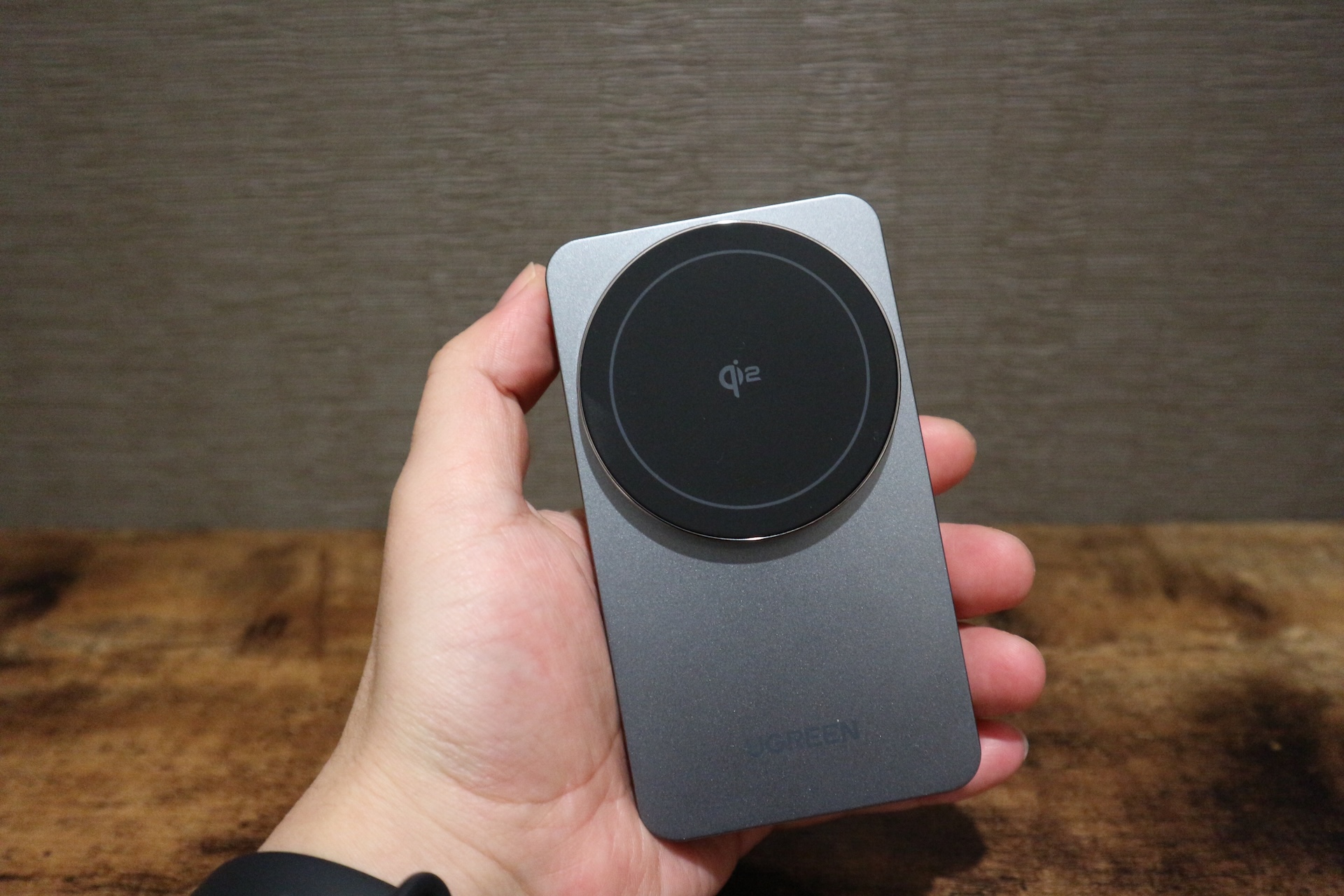 折り畳めばポケットにも収まるサイズになる