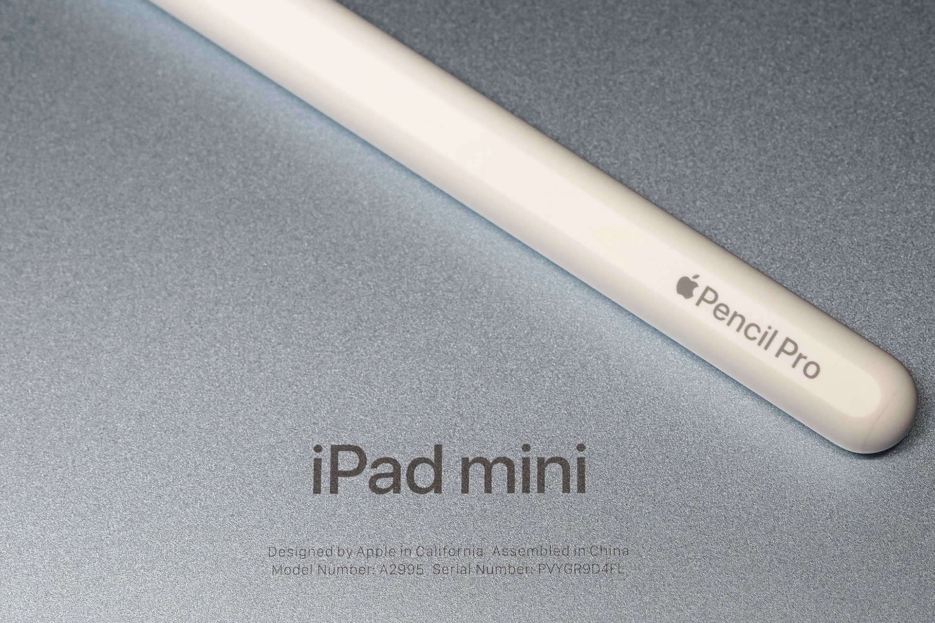 iPad mini (A17 Pro)で使えるApple Pencilは、Apple Pencil ProとApple Pencil (USB-C)だけ。より高機能なApple Pencil Proを選んだ。