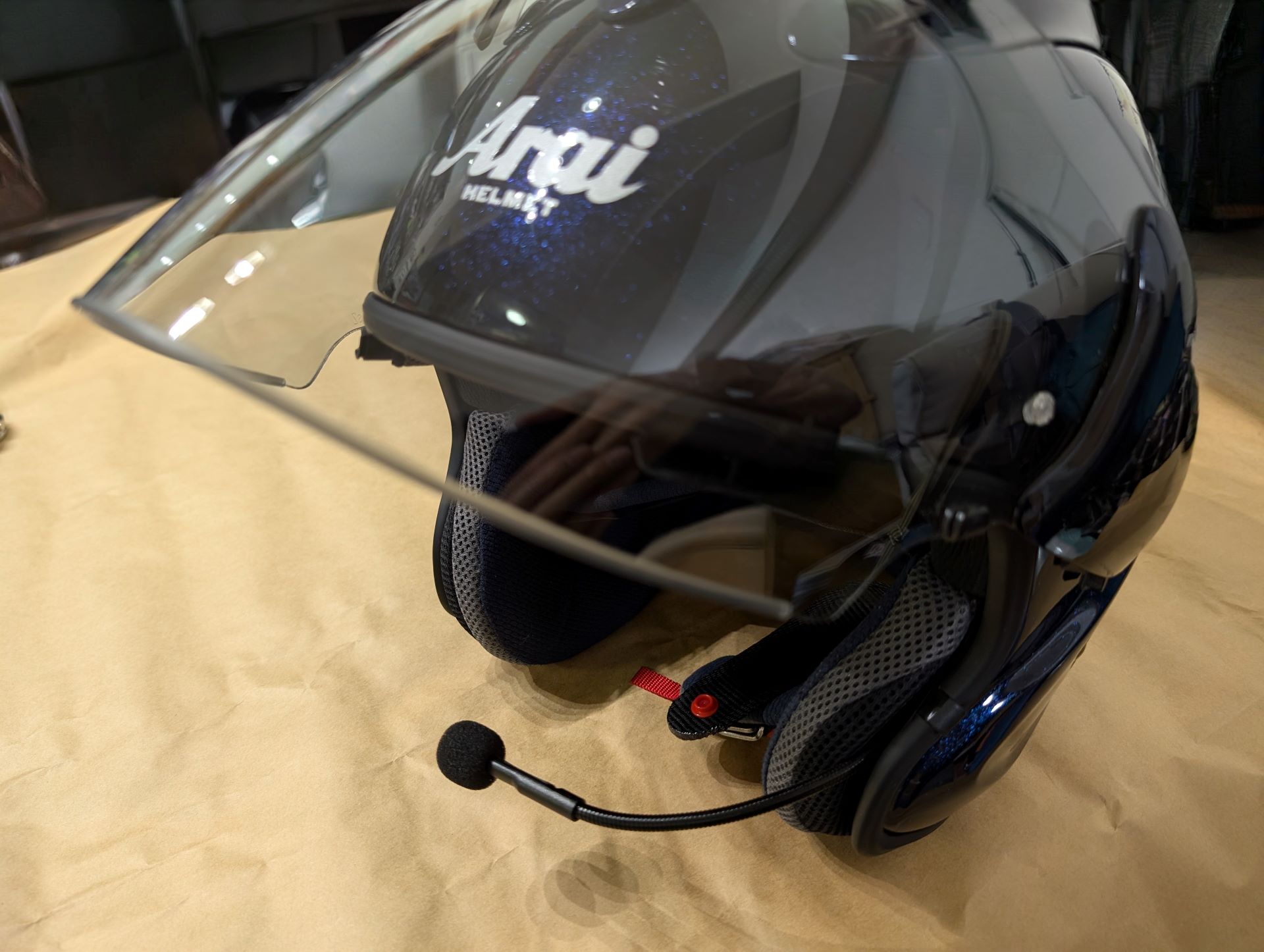 装着後全景シールド開状態外観